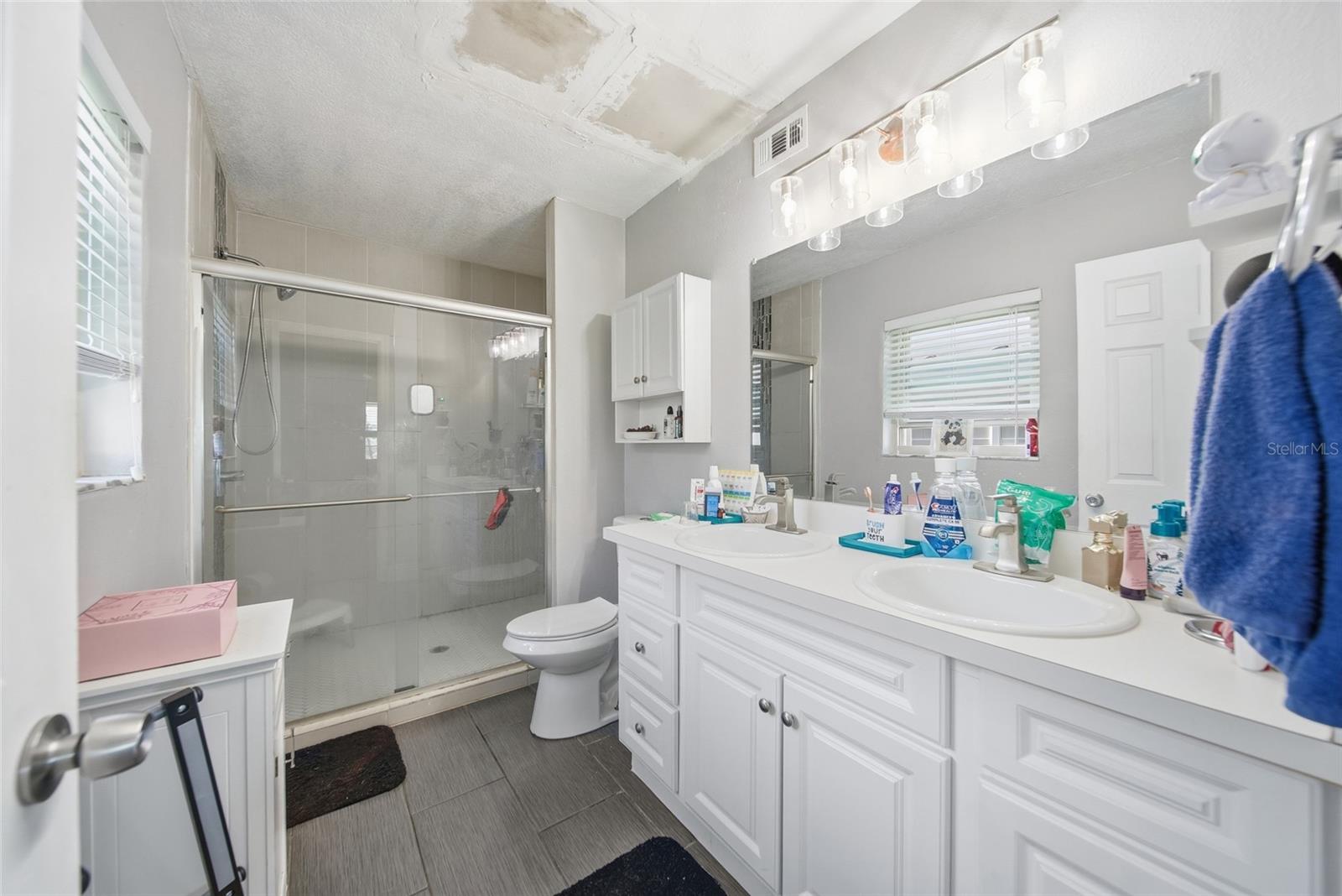 1621 SPINNING WHEEL DR, LUTZ, FL, 33559