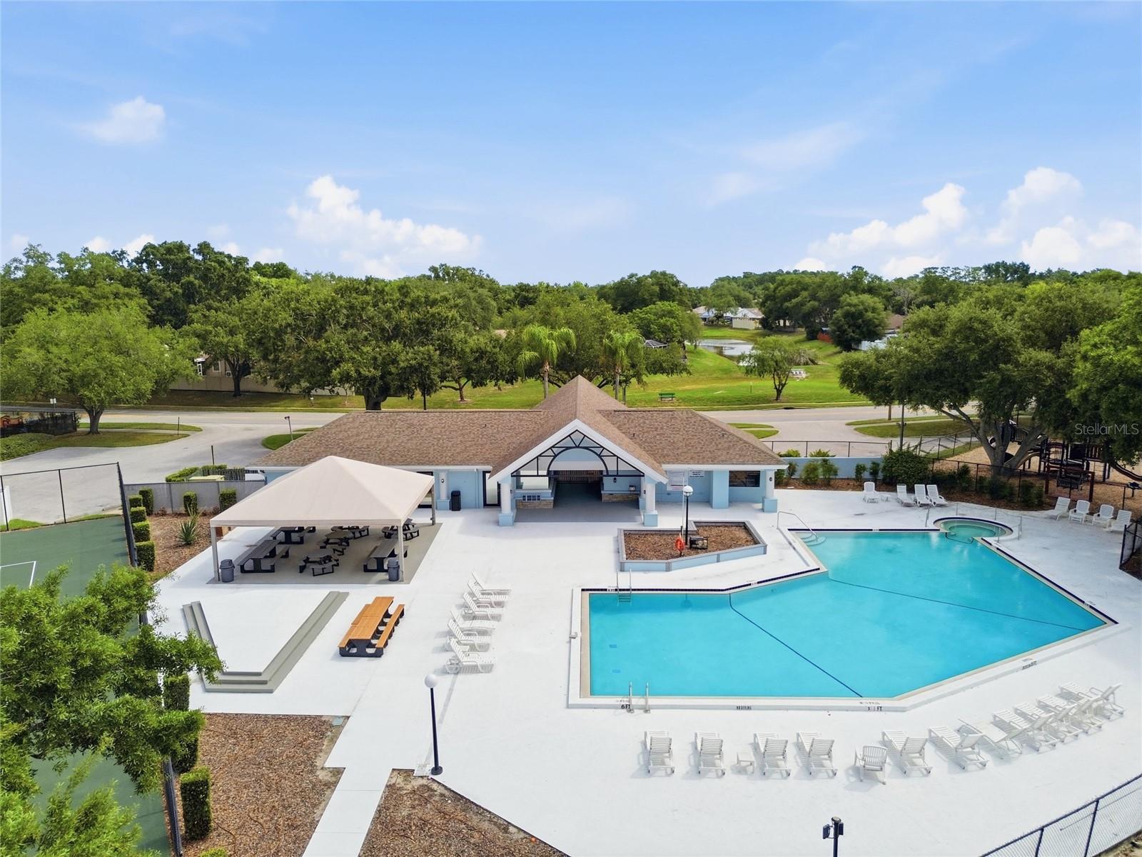 1621 SPINNING WHEEL DR, LUTZ, FL, 33559