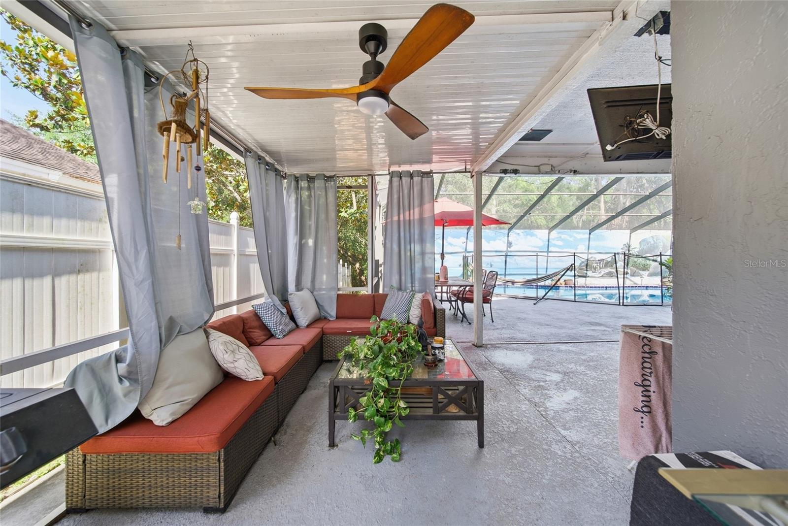 1621 SPINNING WHEEL DR, LUTZ, FL, 33559