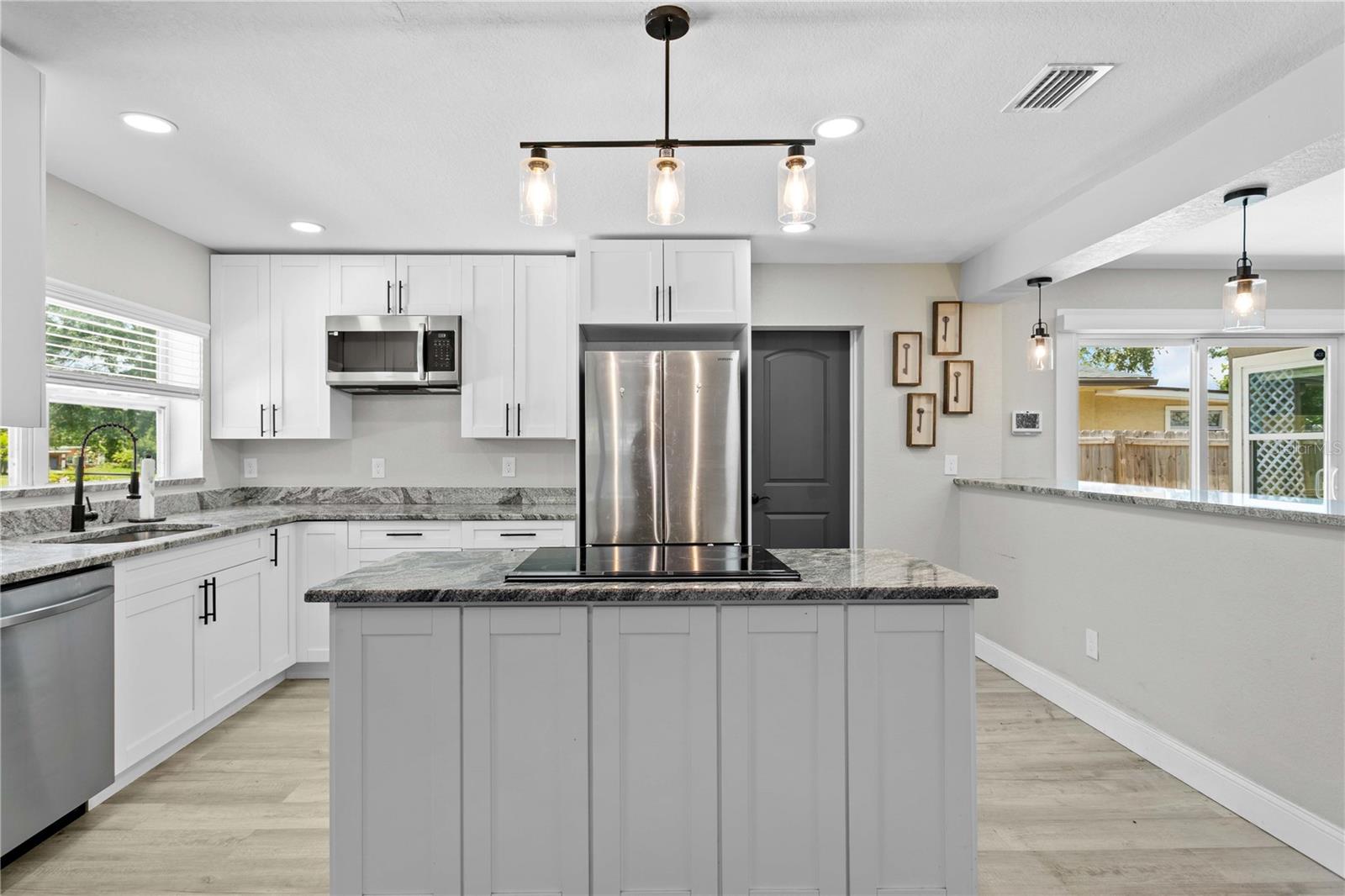 520 LAKE MAGGIORE BLVD S, ST PETERSBURG, FL, 33705