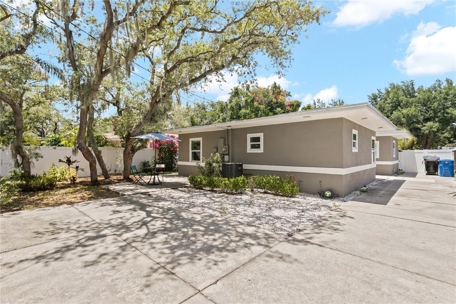 520 LAKE MAGGIORE BLVD S, ST PETERSBURG, FL, 33705