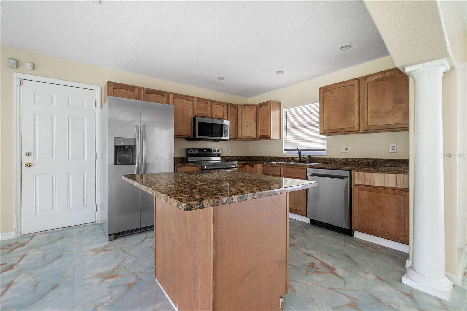 8517 RENALD BLVD, TAMPA, FL, 33637