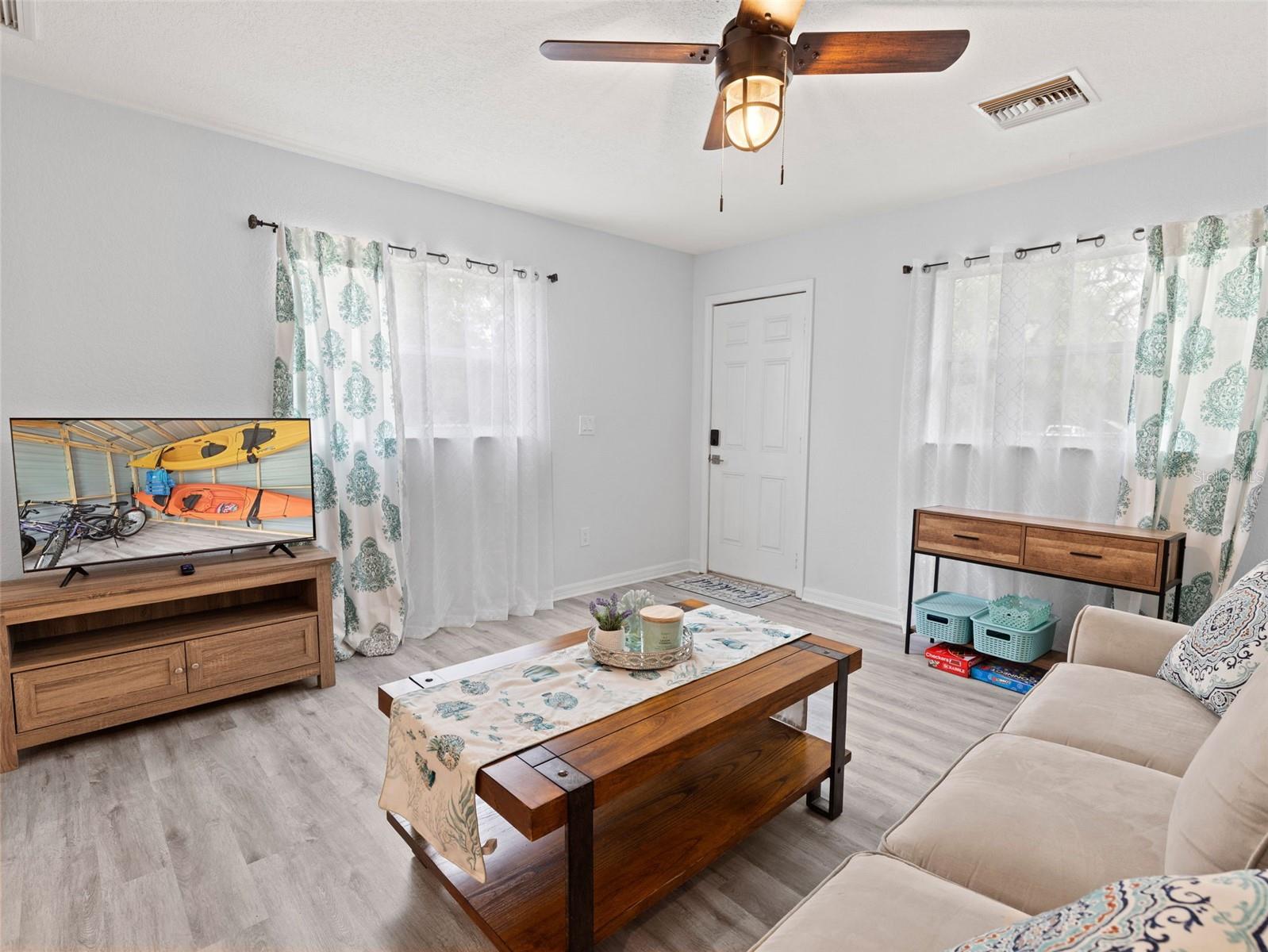 7206 SCHERING ST, WEEKI WACHEE, FL, 34613