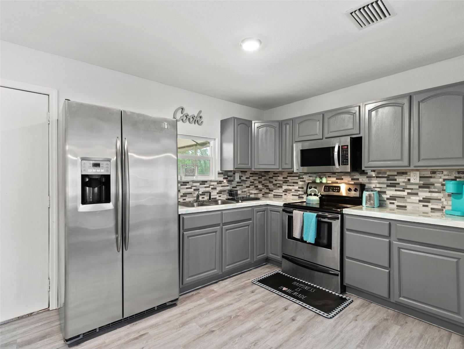 7206 SCHERING ST, WEEKI WACHEE, FL, 34613