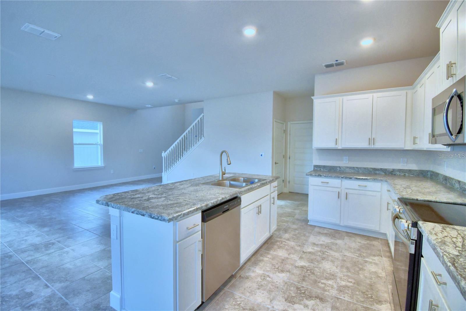 906 SOFIA LN, DAVENPORT, FL, 33837