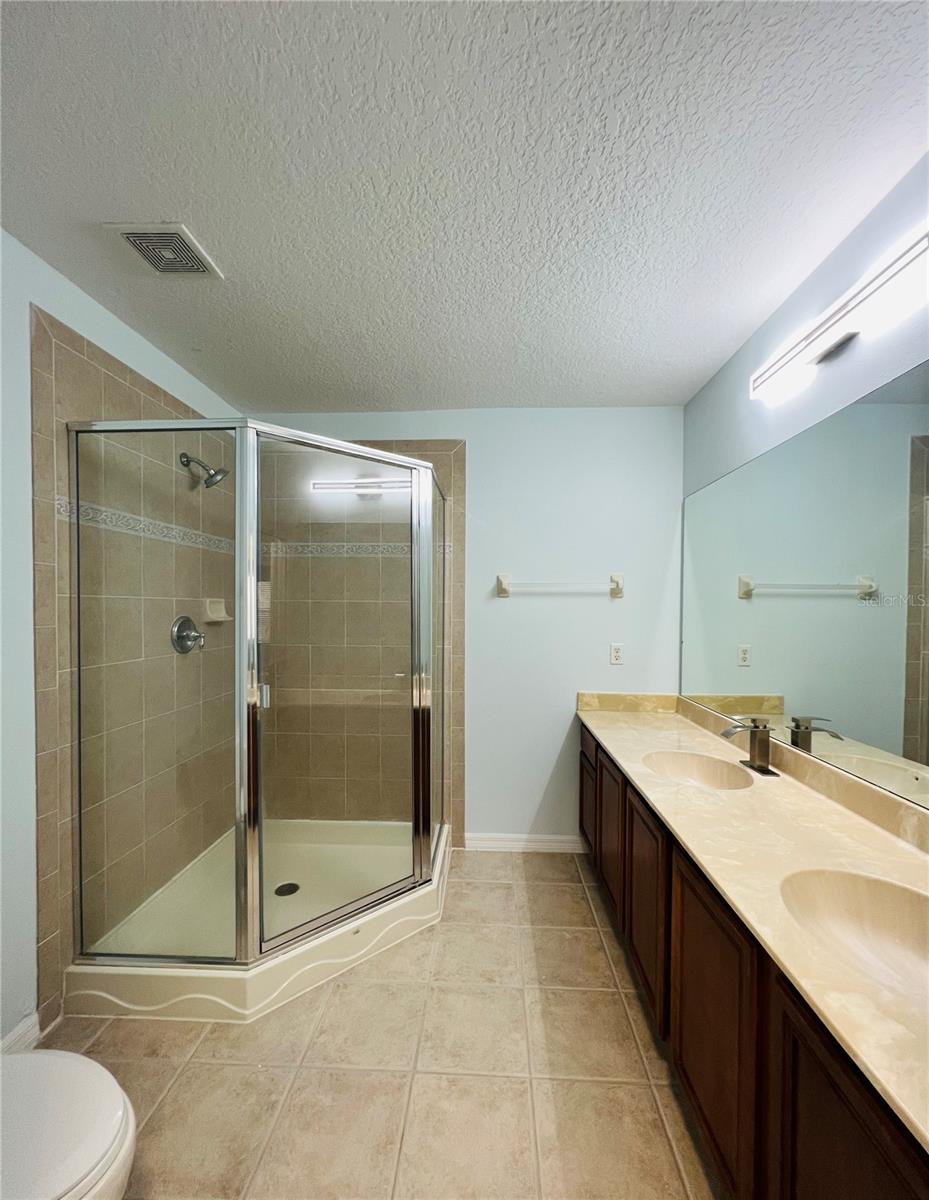 9096 IRON OAK AVE, TAMPA, FL, 33647