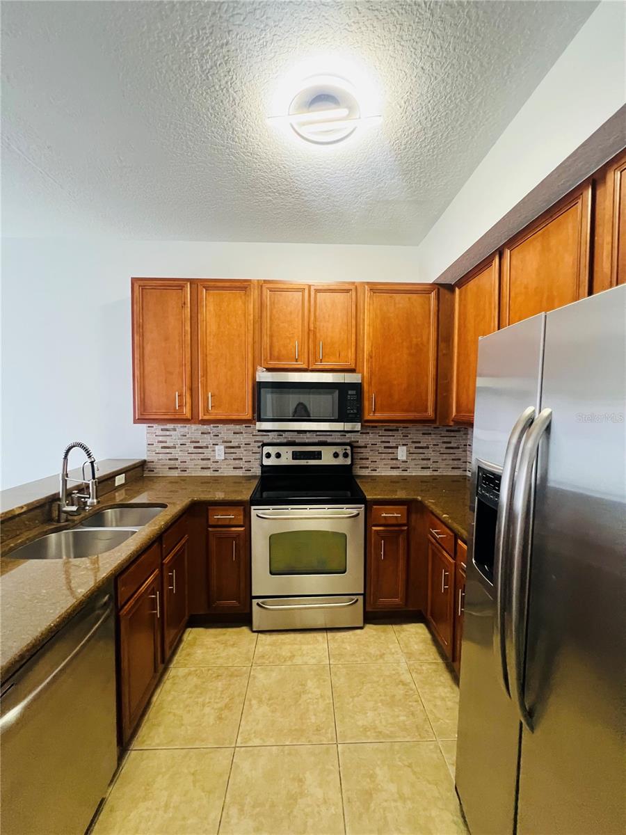 9096 IRON OAK AVE, TAMPA, FL, 33647