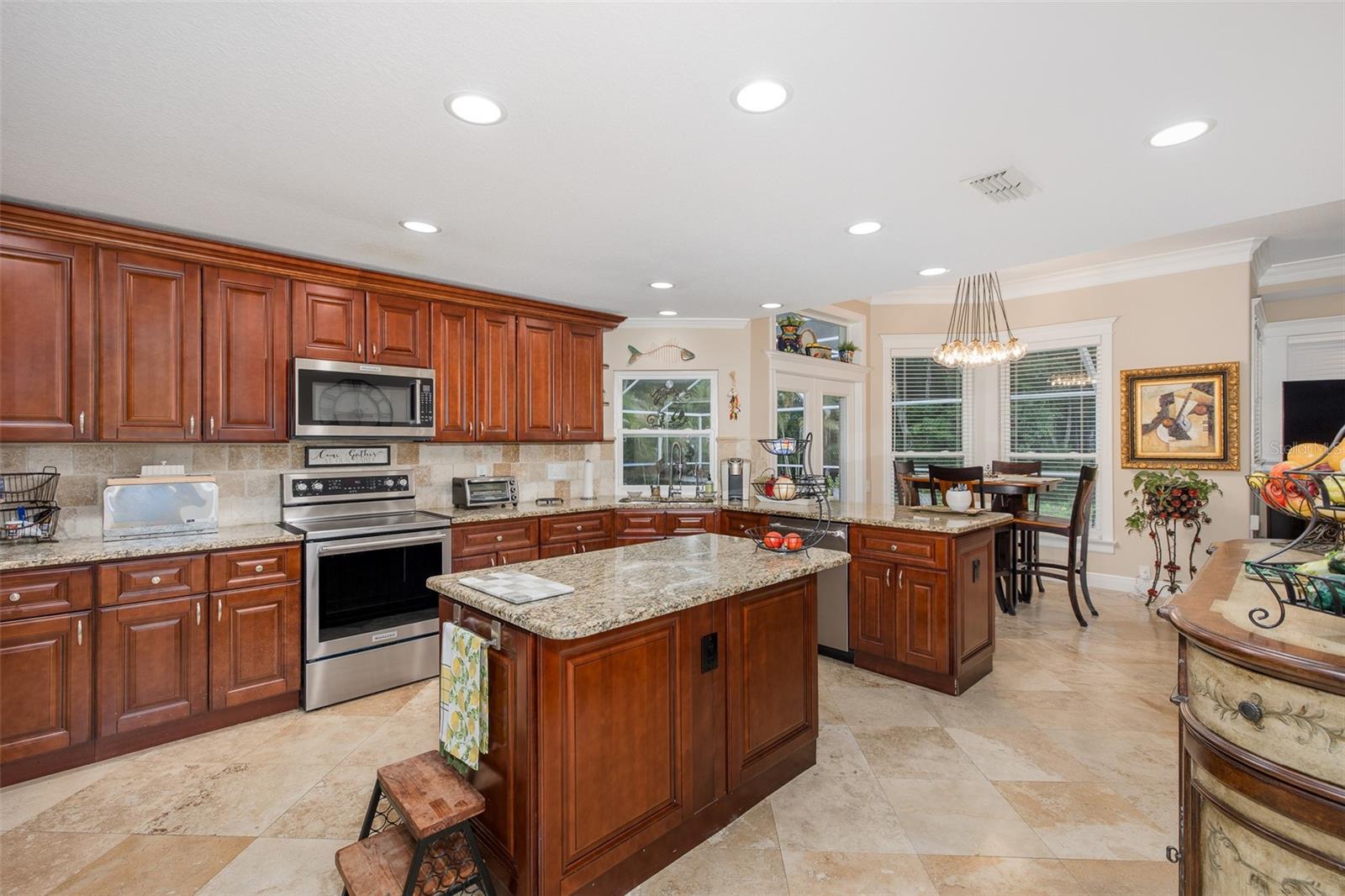 321 WATERFORD CIR E, TARPON SPRINGS, FL, 34688