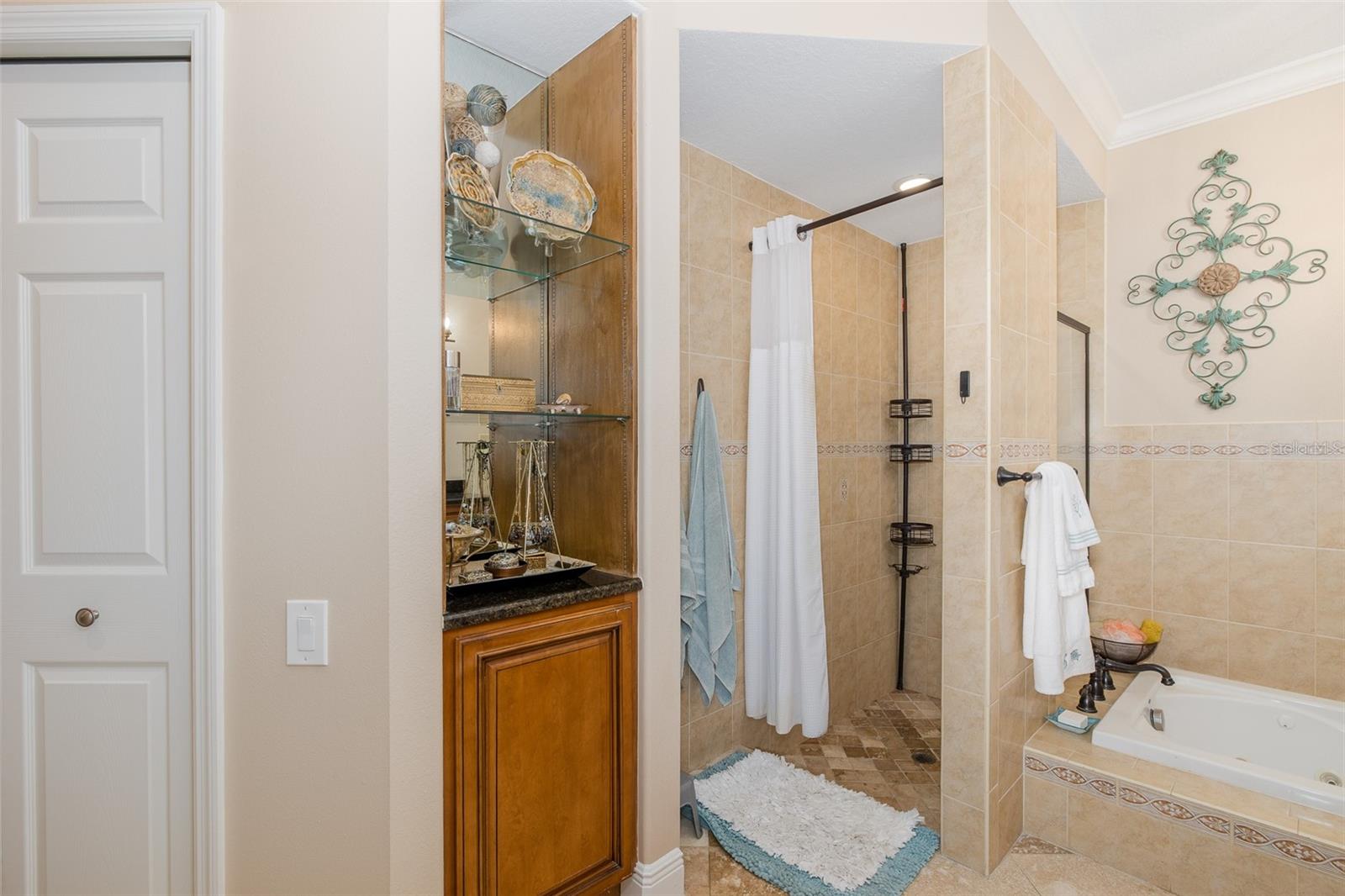 321 WATERFORD CIR E, TARPON SPRINGS, FL, 34688