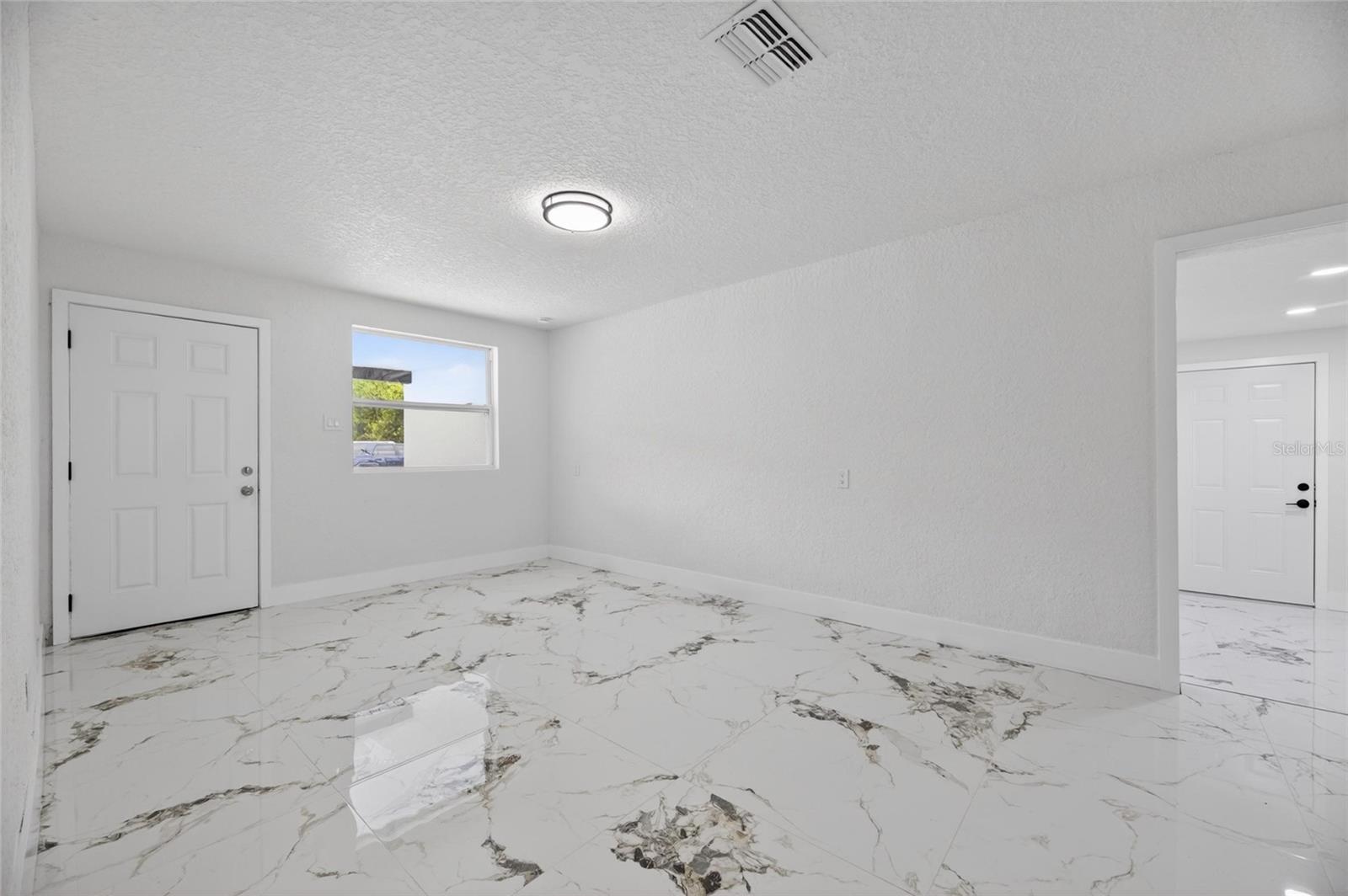 9608 N ASTER AVE, TAMPA, FL, 33612