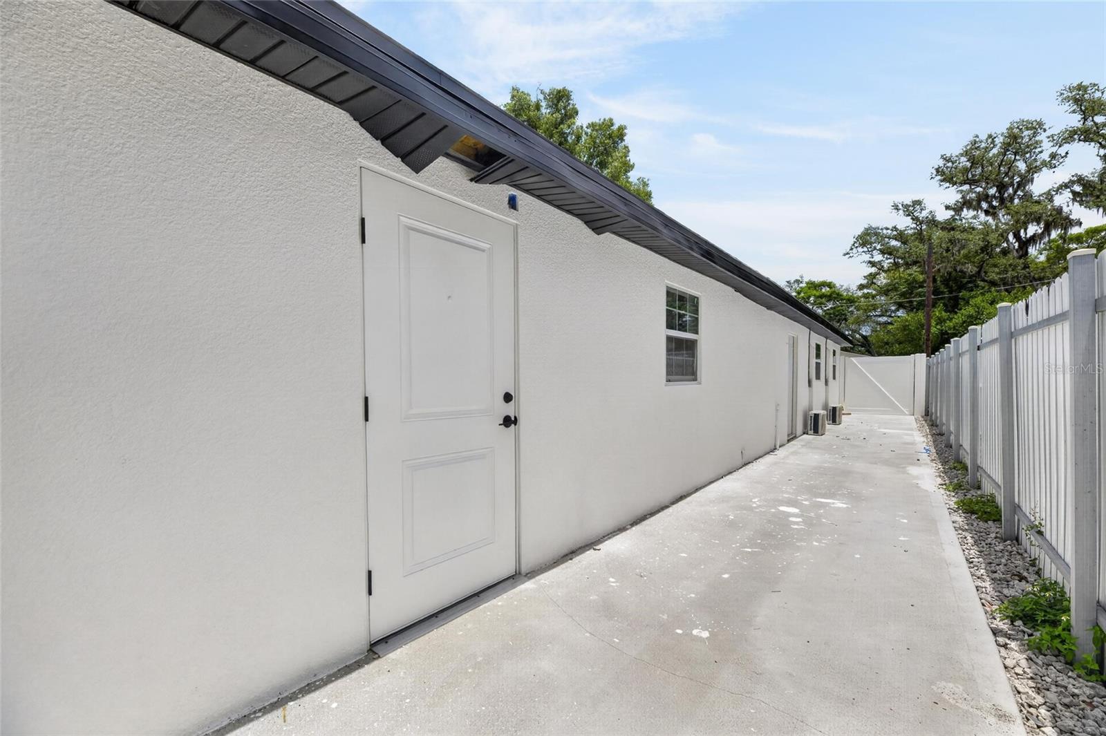 9608 N ASTER AVE, TAMPA, FL, 33612