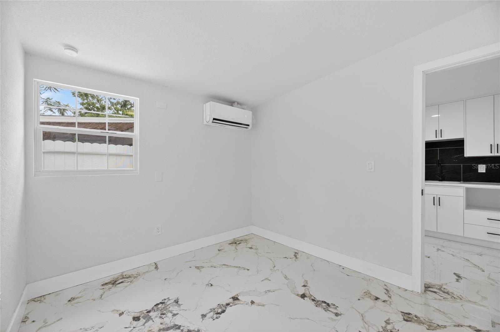 9608 N ASTER AVE, TAMPA, FL, 33612