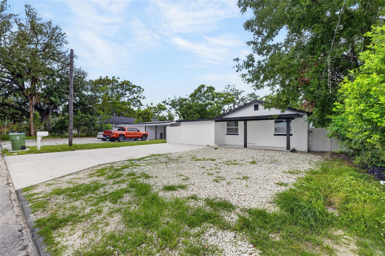 9608 N ASTER AVE, TAMPA, FL, 33612