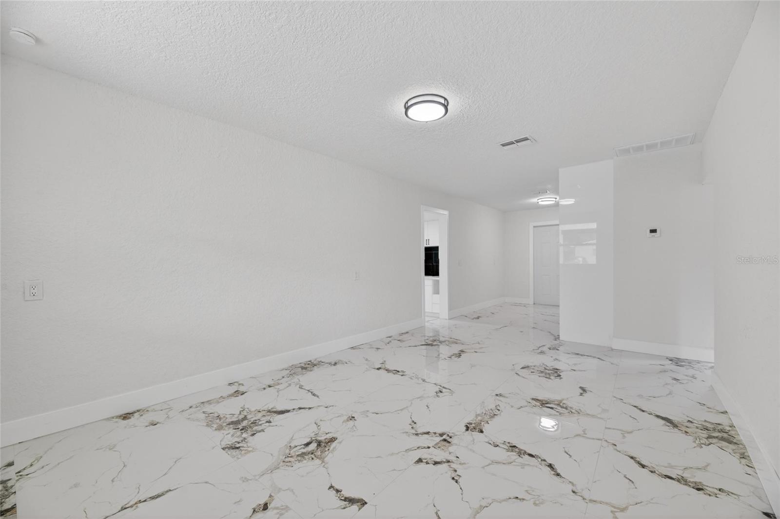 9608 N ASTER AVE, TAMPA, FL, 33612