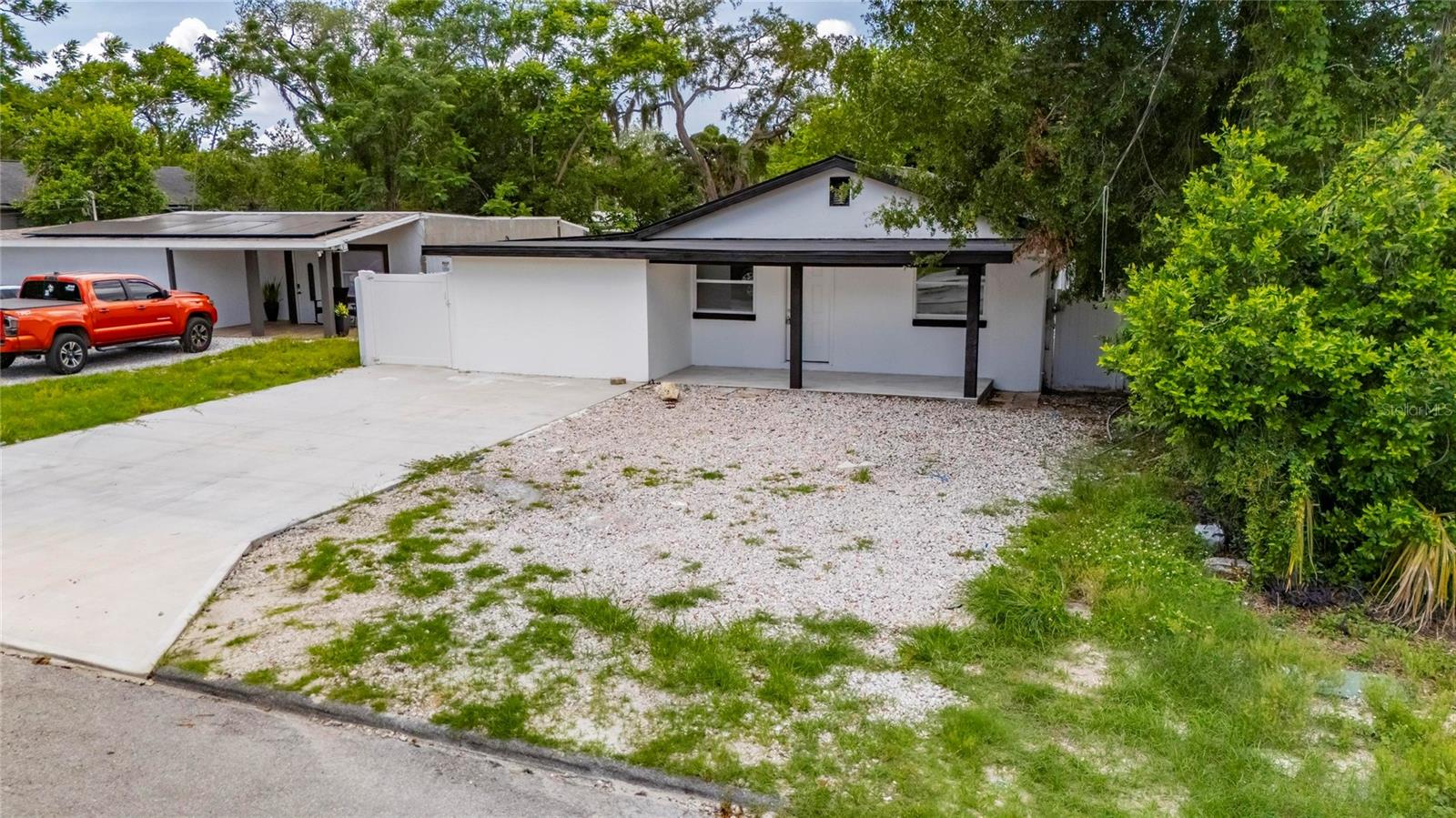 9608 N ASTER AVE, TAMPA, FL, 33612