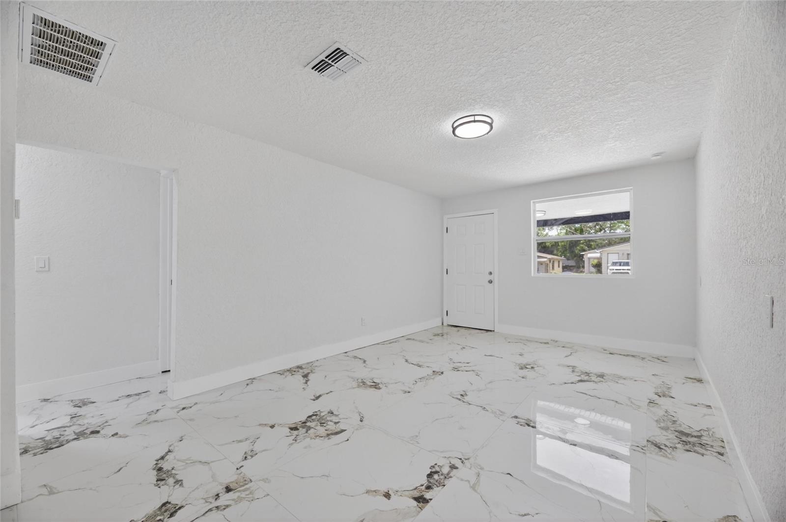 9608 N ASTER AVE, TAMPA, FL, 33612
