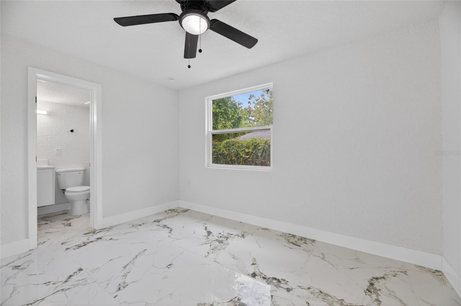 9608 N ASTER AVE, TAMPA, FL, 33612