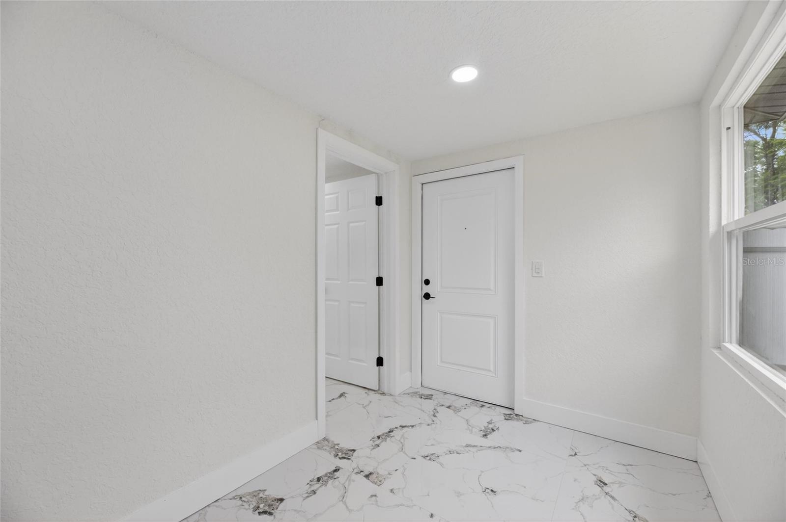 9608 N ASTER AVE, TAMPA, FL, 33612