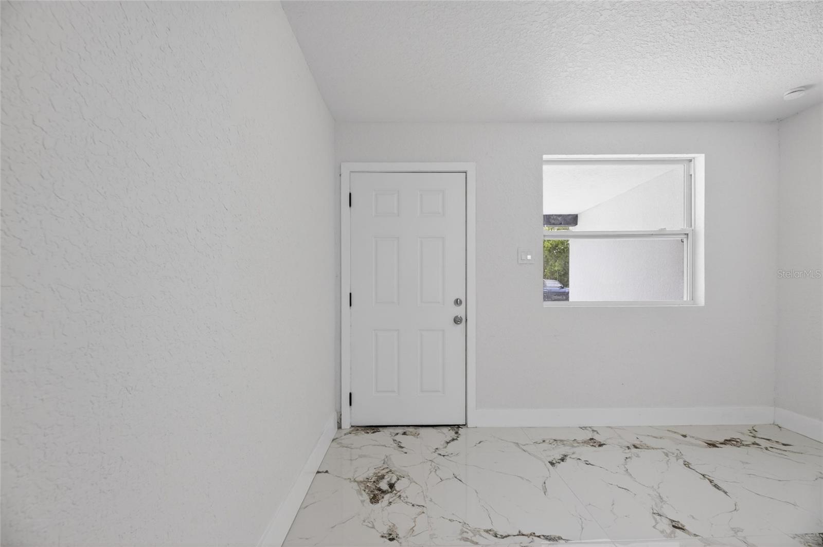 9608 N ASTER AVE, TAMPA, FL, 33612