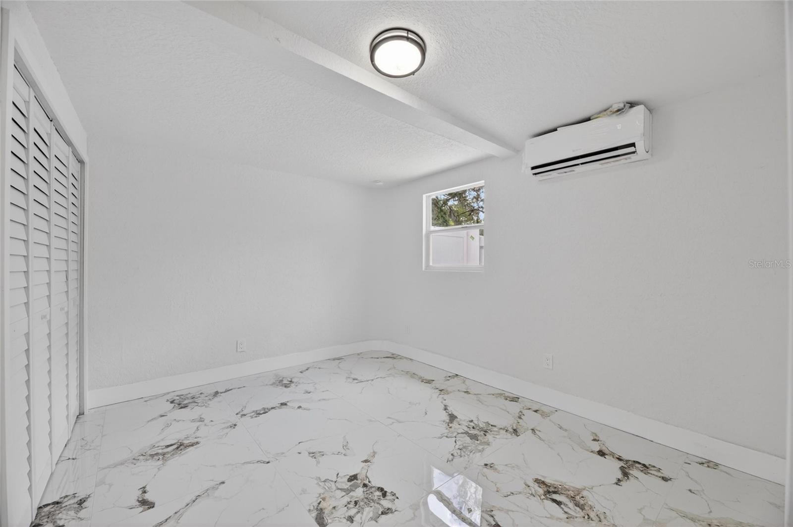 9608 N ASTER AVE, TAMPA, FL, 33612