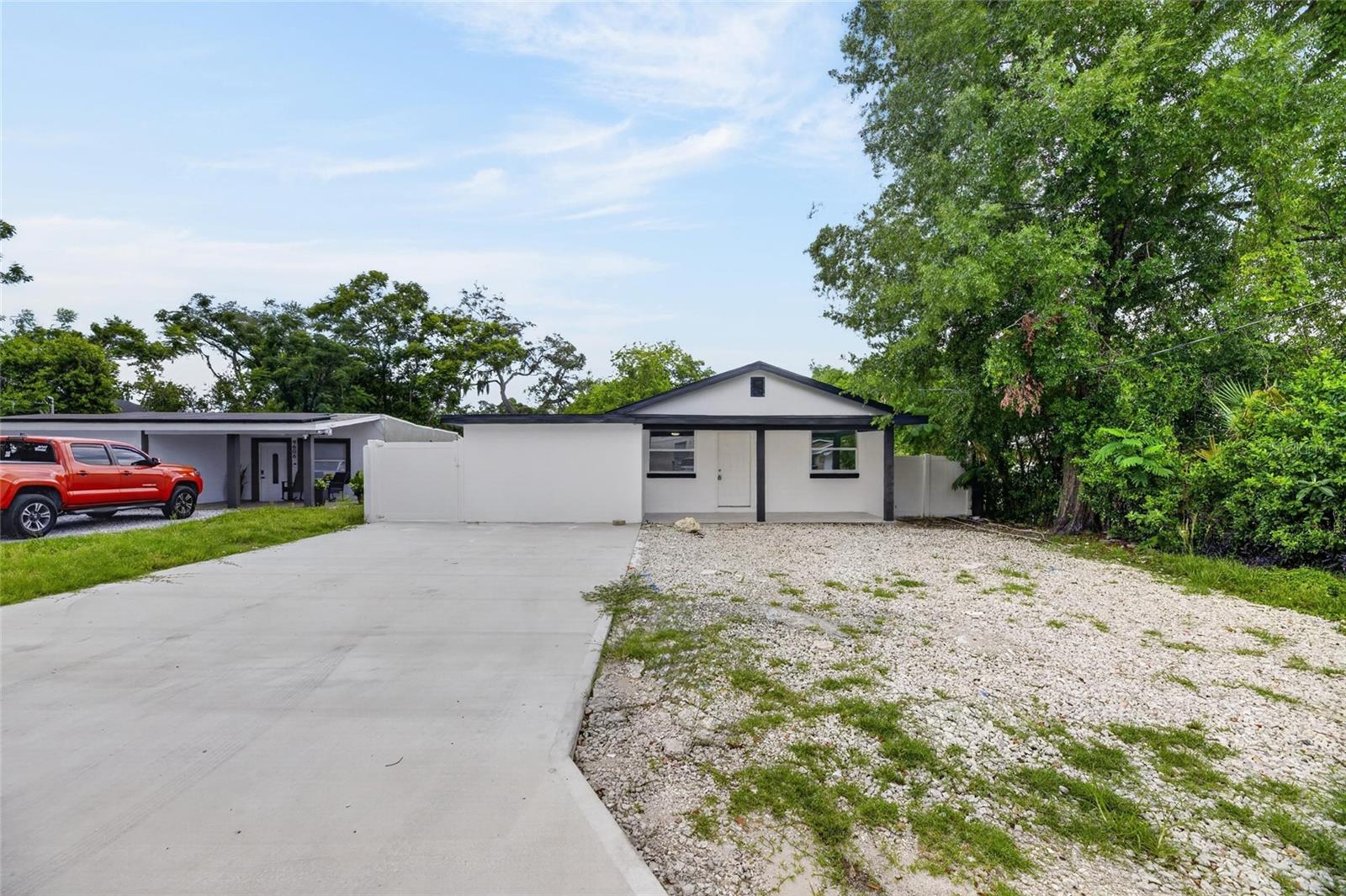 9608 N ASTER AVE, TAMPA, FL, 33612