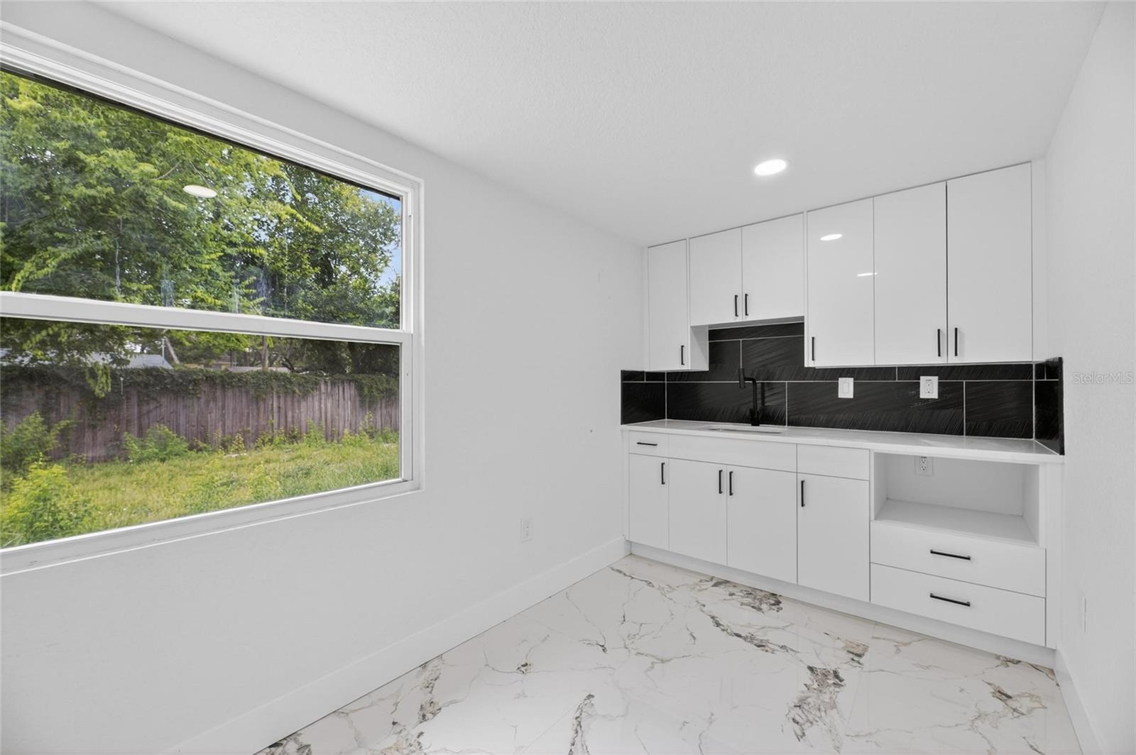9608 N ASTER AVE, TAMPA, FL, 33612