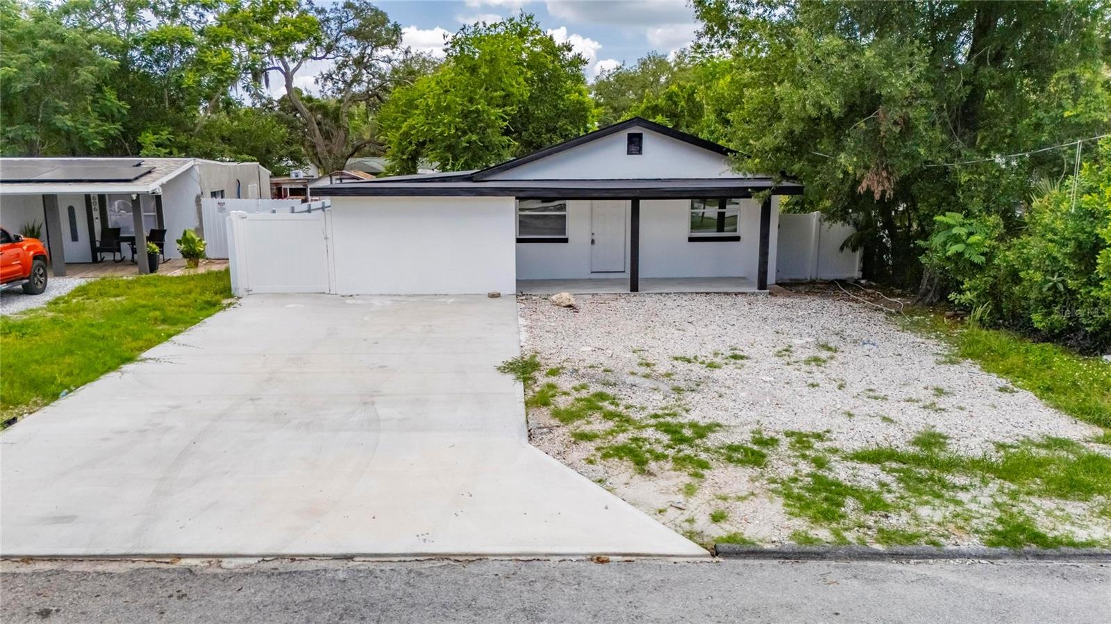 9608 N ASTER AVE, TAMPA, FL, 33612