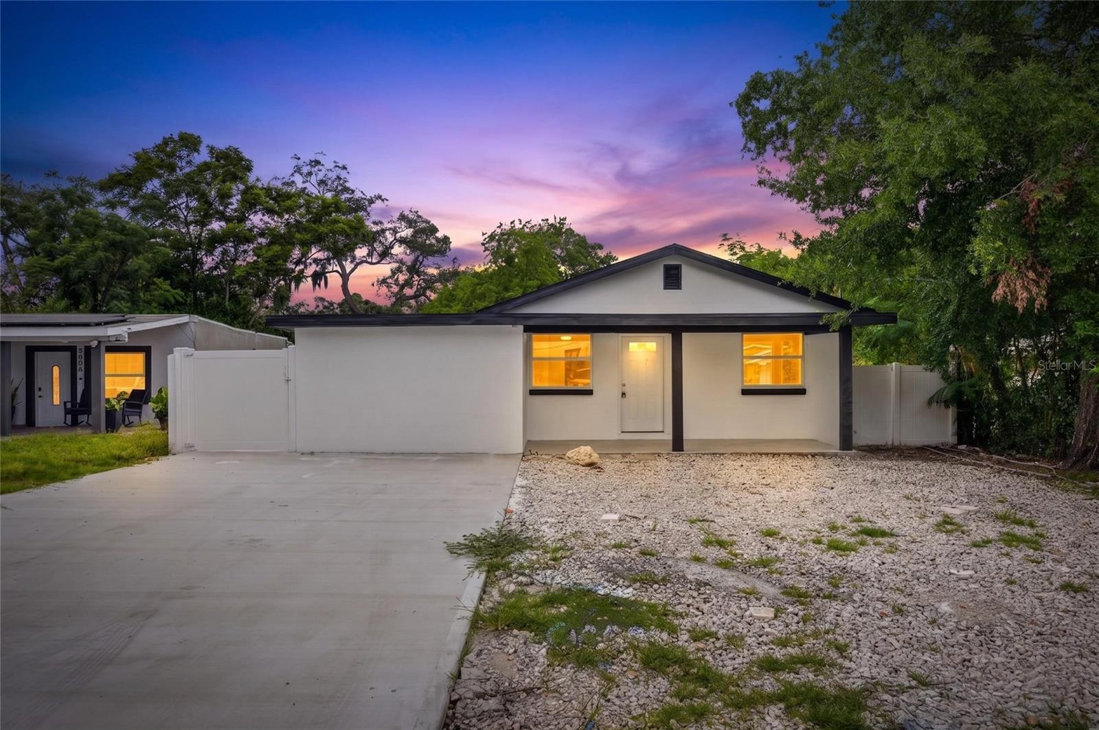 9608 N ASTER AVE, TAMPA, FL, 33612