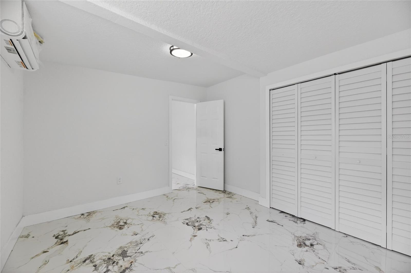 9608 N ASTER AVE, TAMPA, FL, 33612