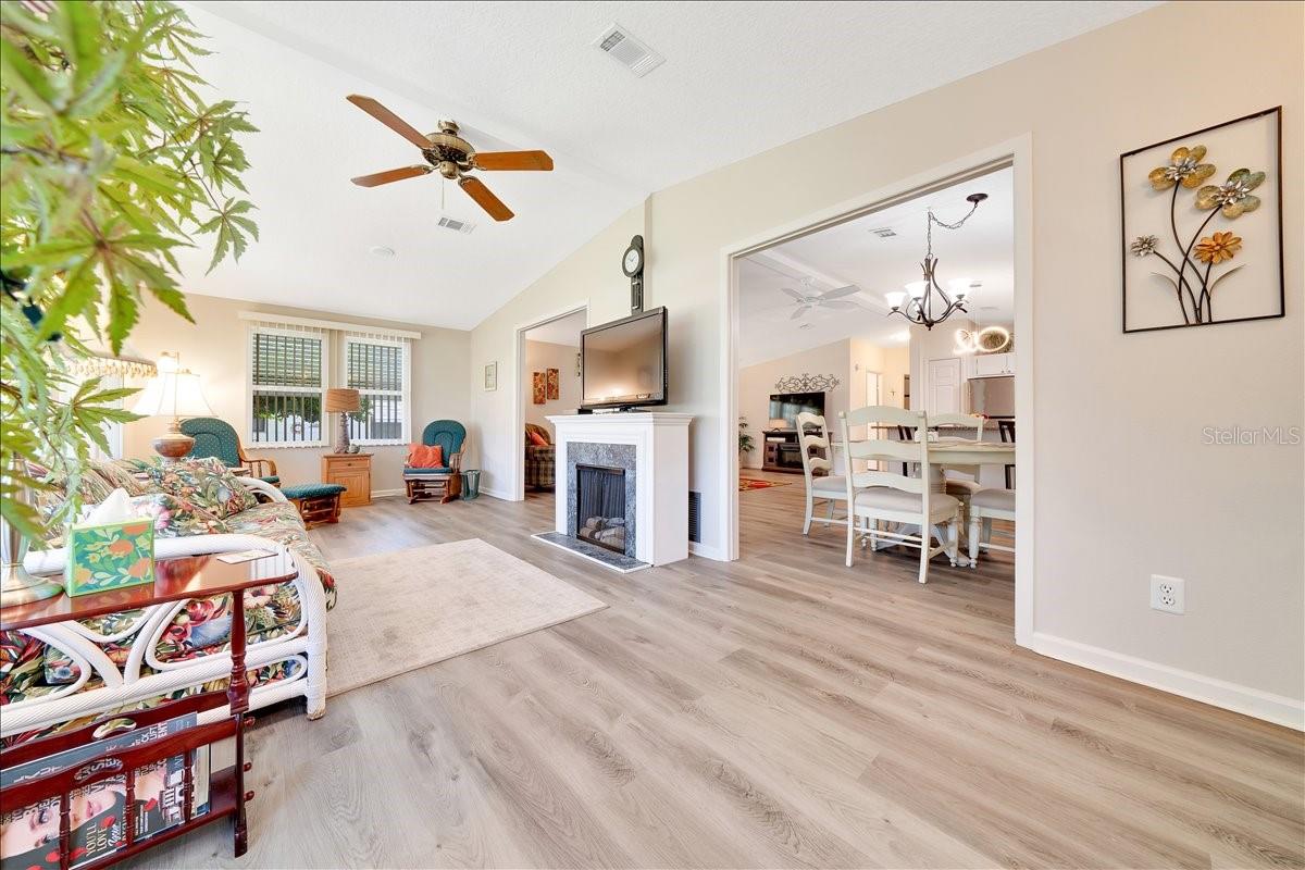 926 SAINT ANDREWS BLVD, LADY LAKE, FL, 32159