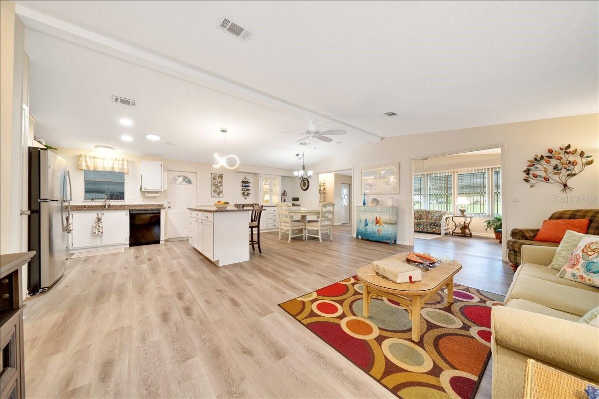 926 SAINT ANDREWS BLVD, LADY LAKE, FL, 32159