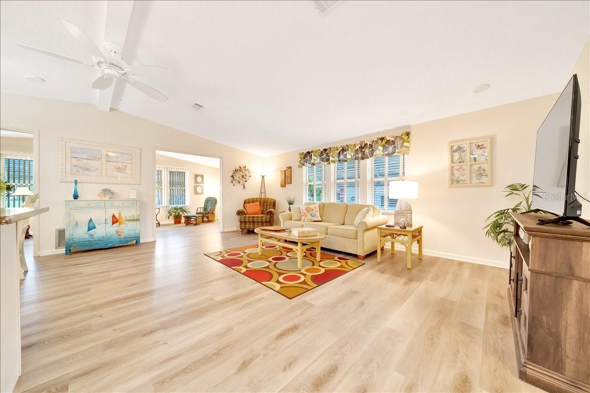 926 SAINT ANDREWS BLVD, LADY LAKE, FL, 32159