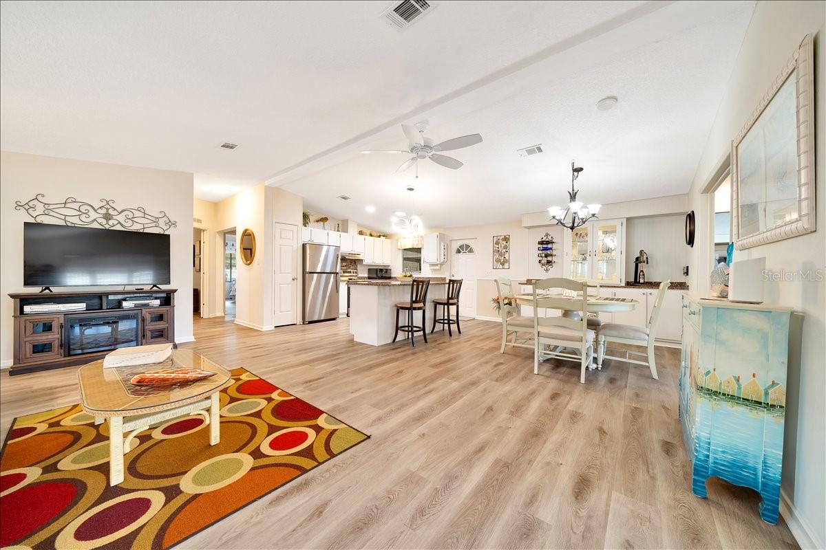 926 SAINT ANDREWS BLVD, LADY LAKE, FL, 32159