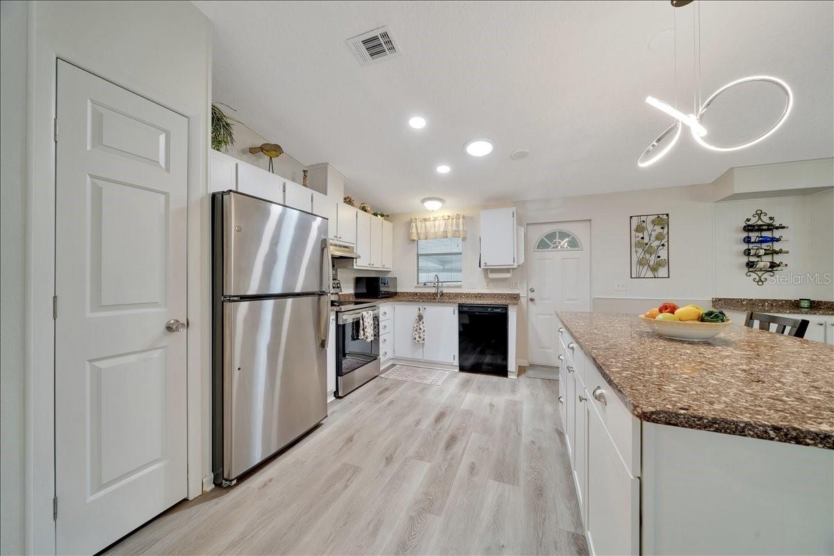 926 SAINT ANDREWS BLVD, LADY LAKE, FL, 32159
