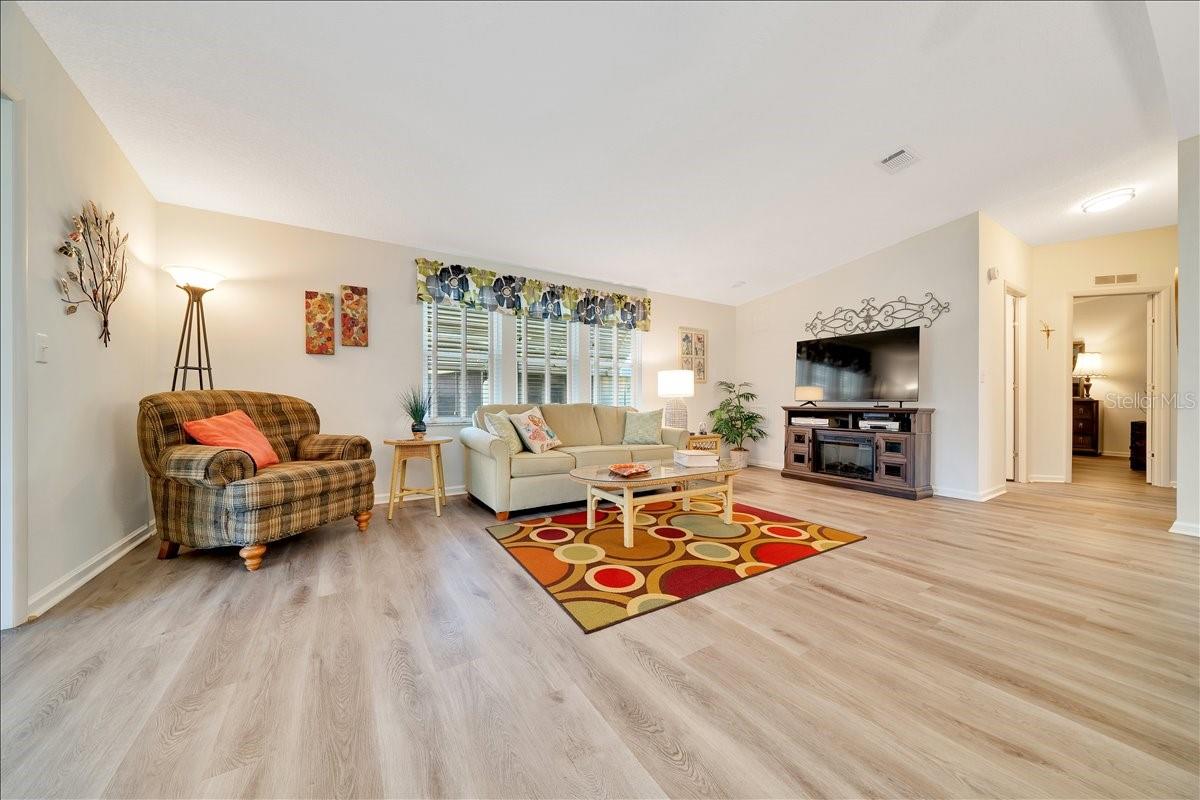 926 SAINT ANDREWS BLVD, LADY LAKE, FL, 32159