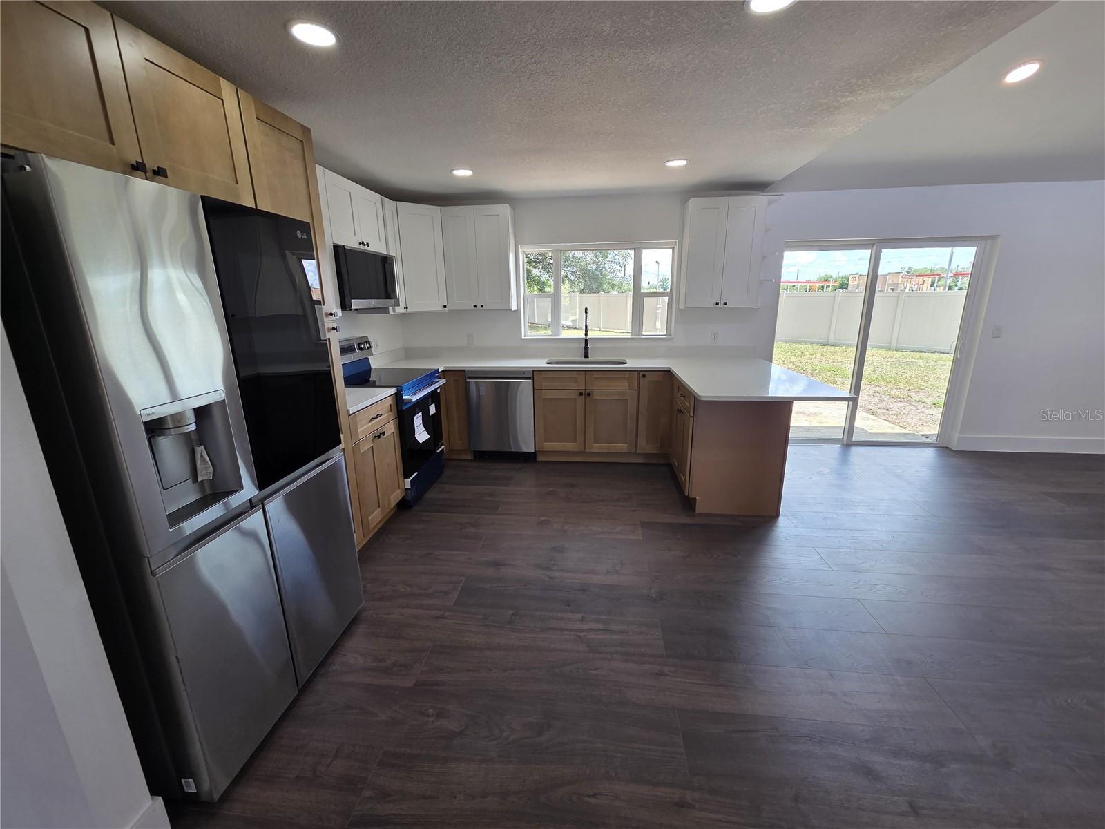 1805 S WILKINS AVE, PLANT CITY, FL, 33563