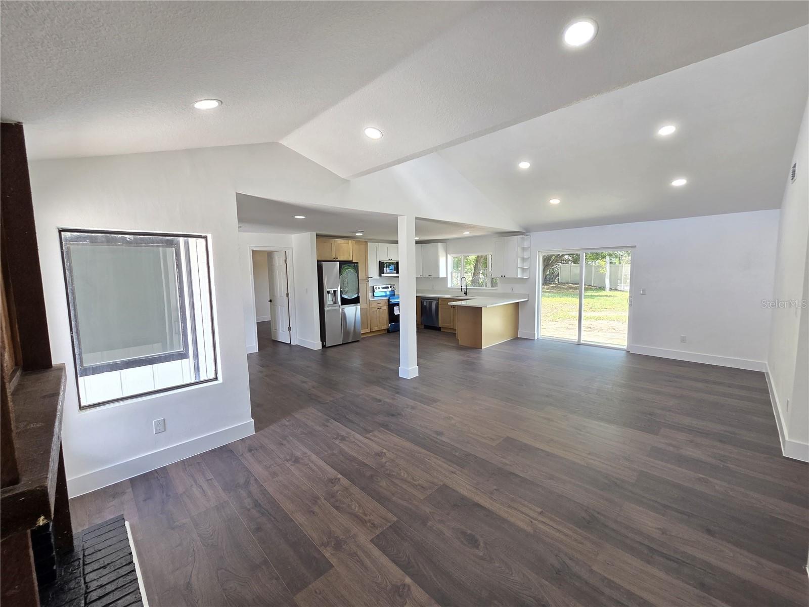 1805 S WILKINS AVE, PLANT CITY, FL, 33563