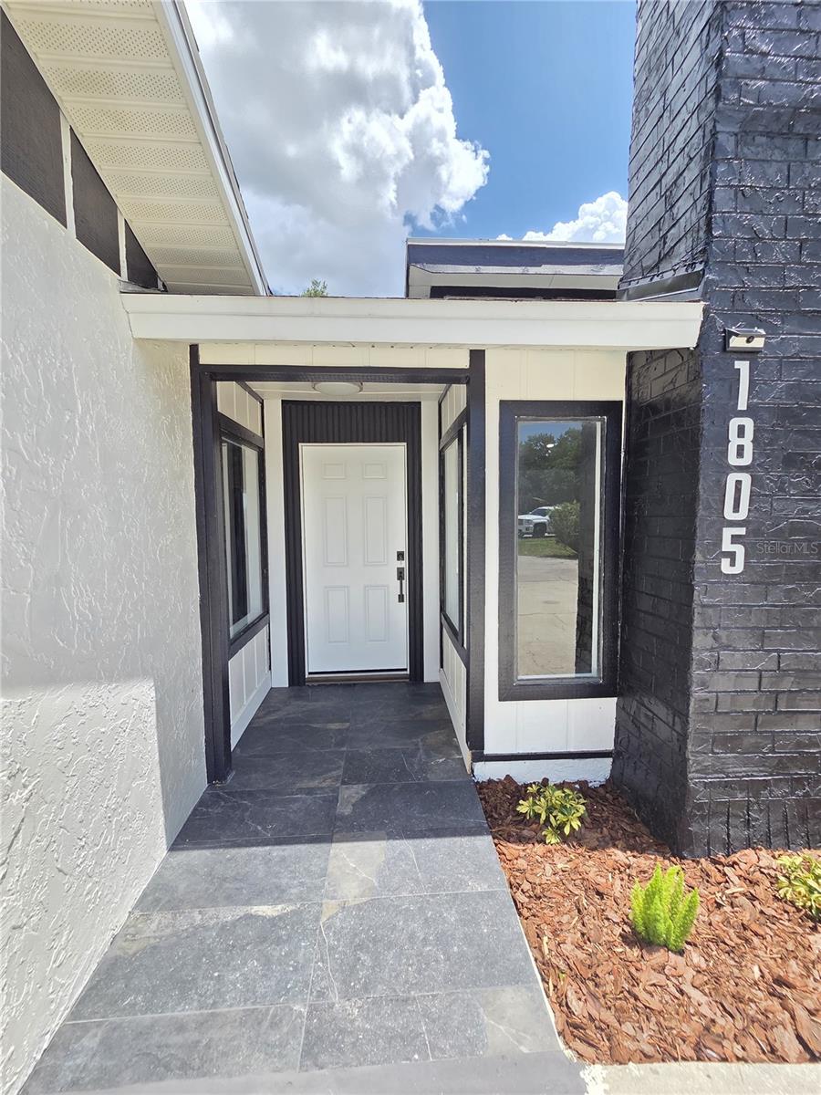 1805 S WILKINS AVE, PLANT CITY, FL, 33563