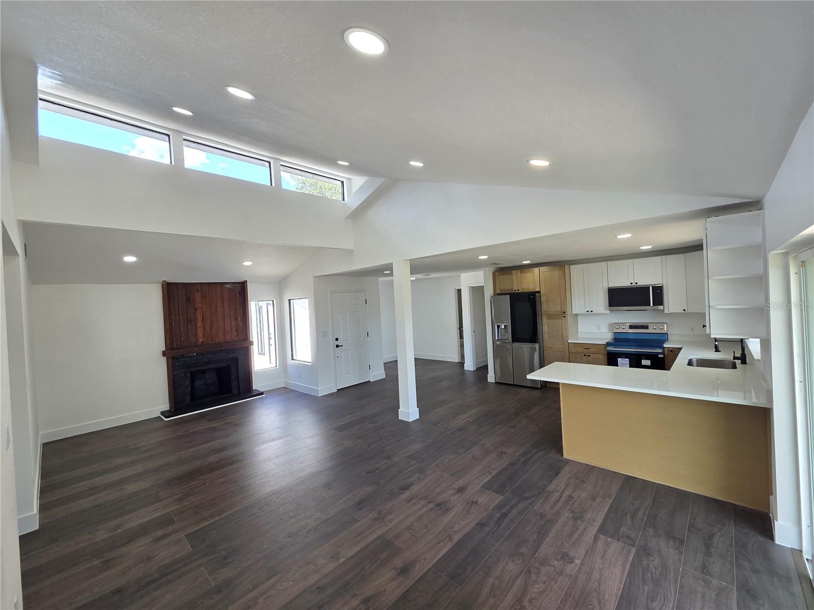 1805 S WILKINS AVE, PLANT CITY, FL, 33563