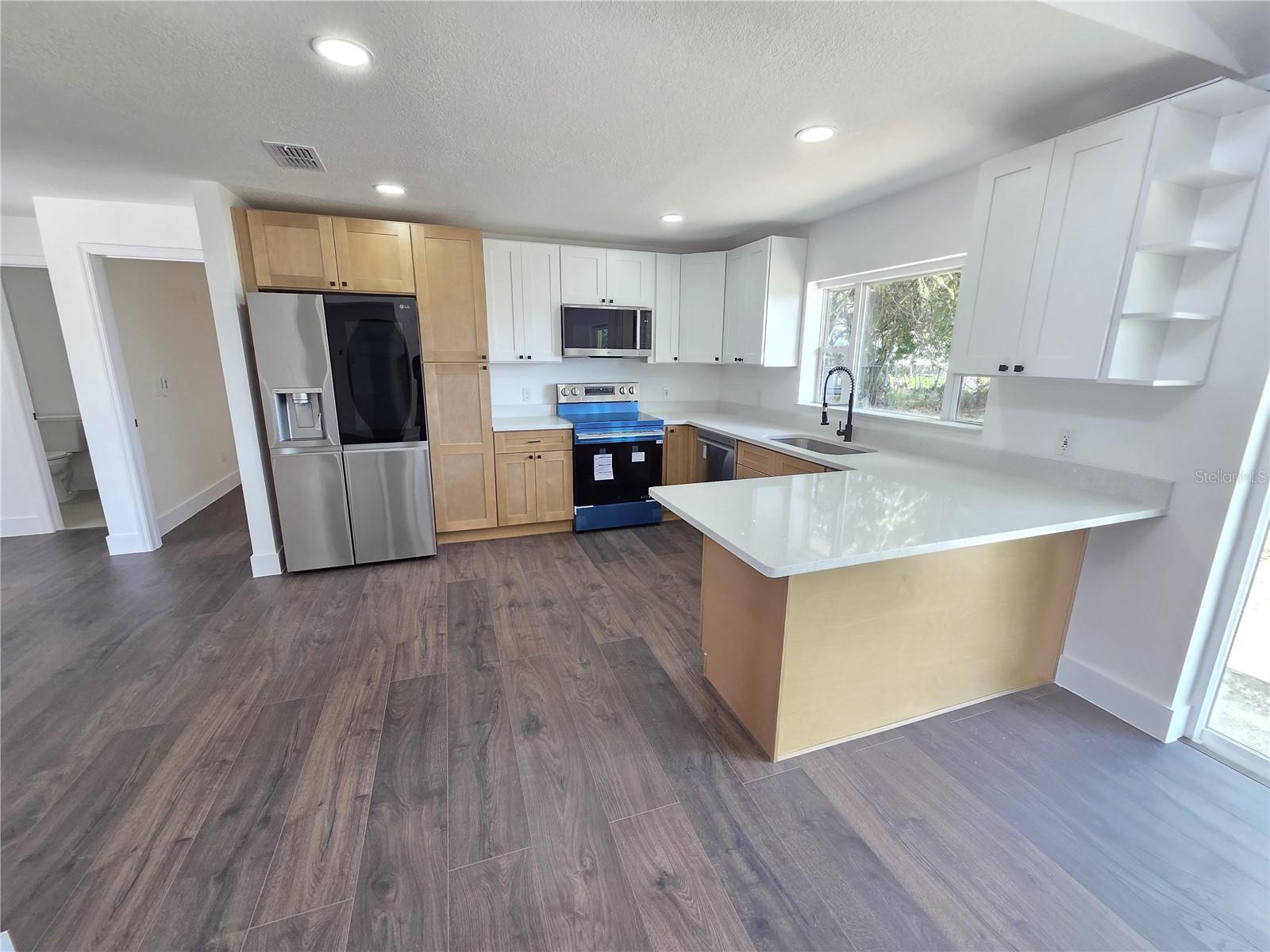 1805 S WILKINS AVE, PLANT CITY, FL, 33563