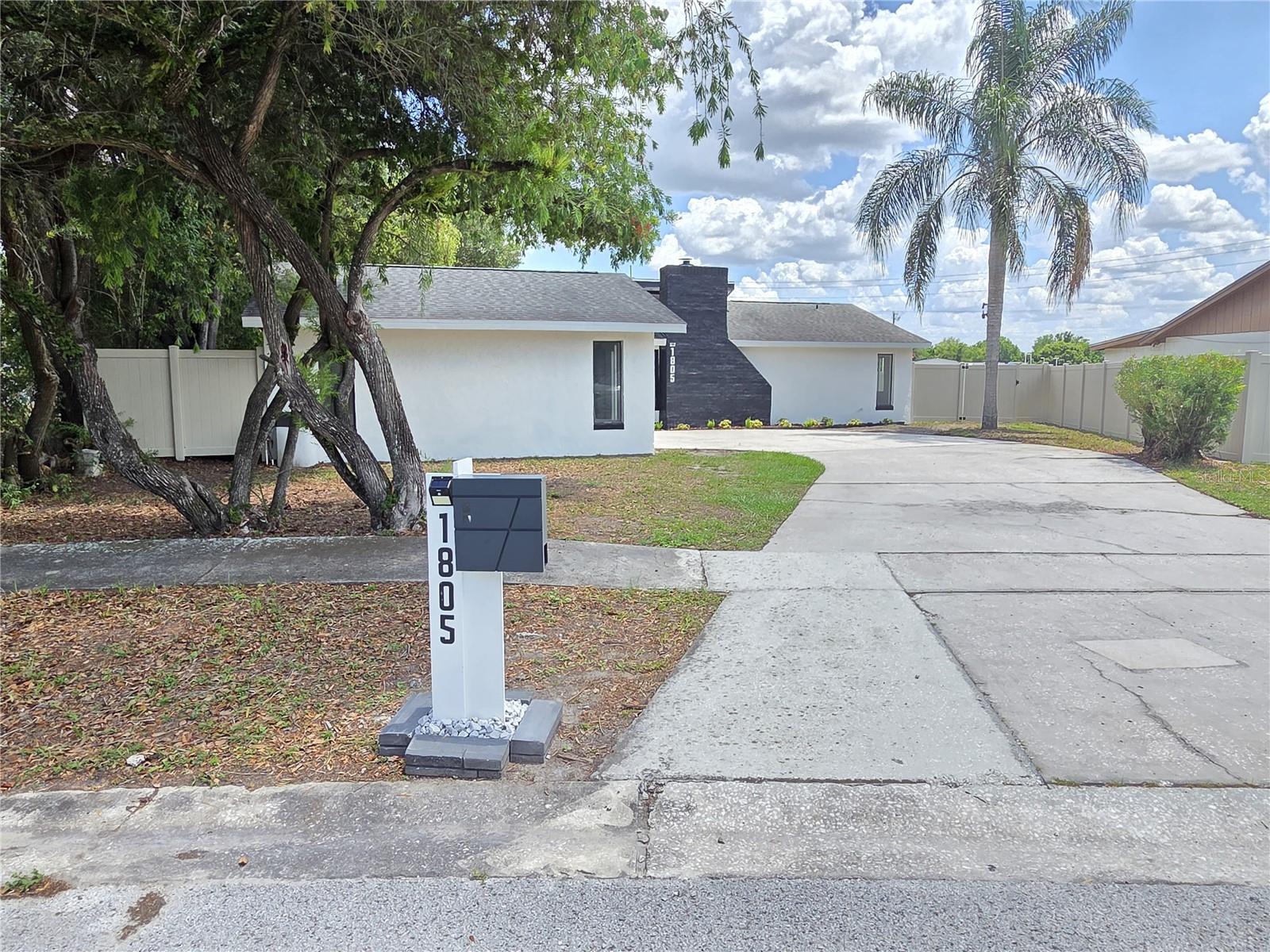1805 S WILKINS AVE, PLANT CITY, FL, 33563
