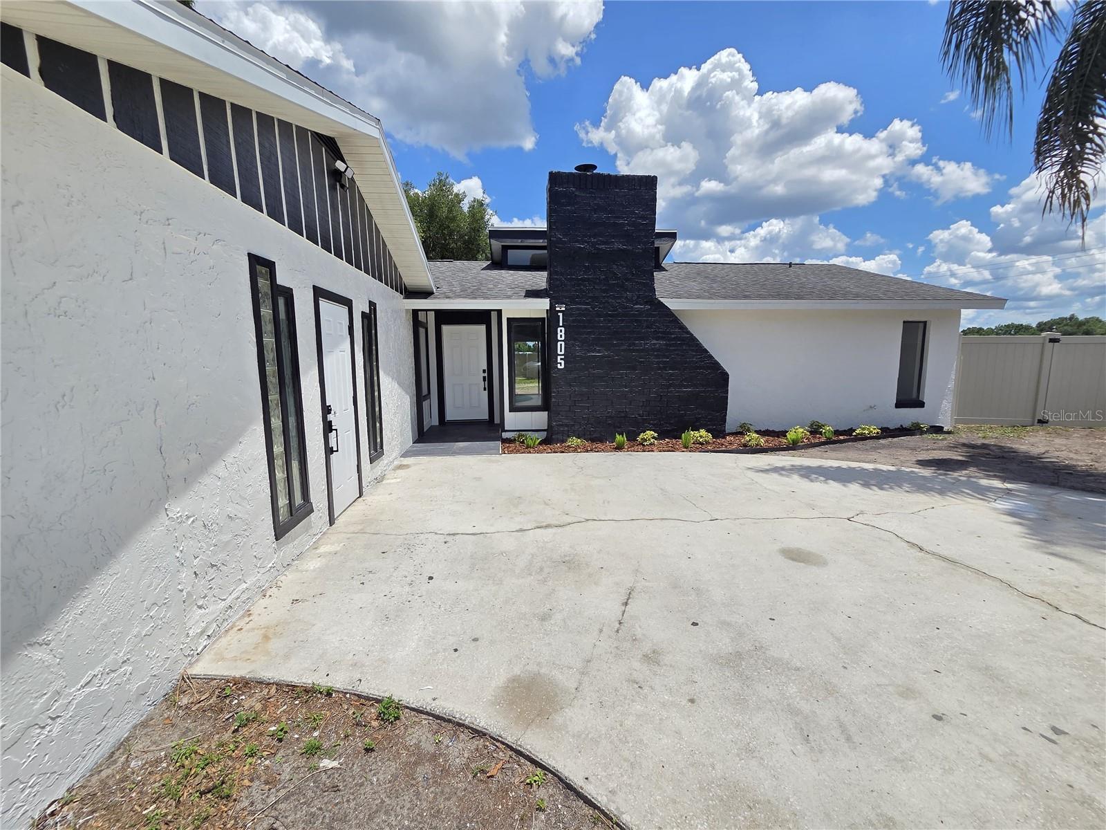 1805 S WILKINS AVE, PLANT CITY, FL, 33563
