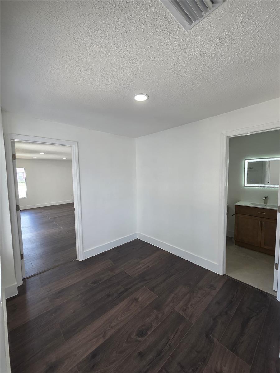 1805 S WILKINS AVE, PLANT CITY, FL, 33563