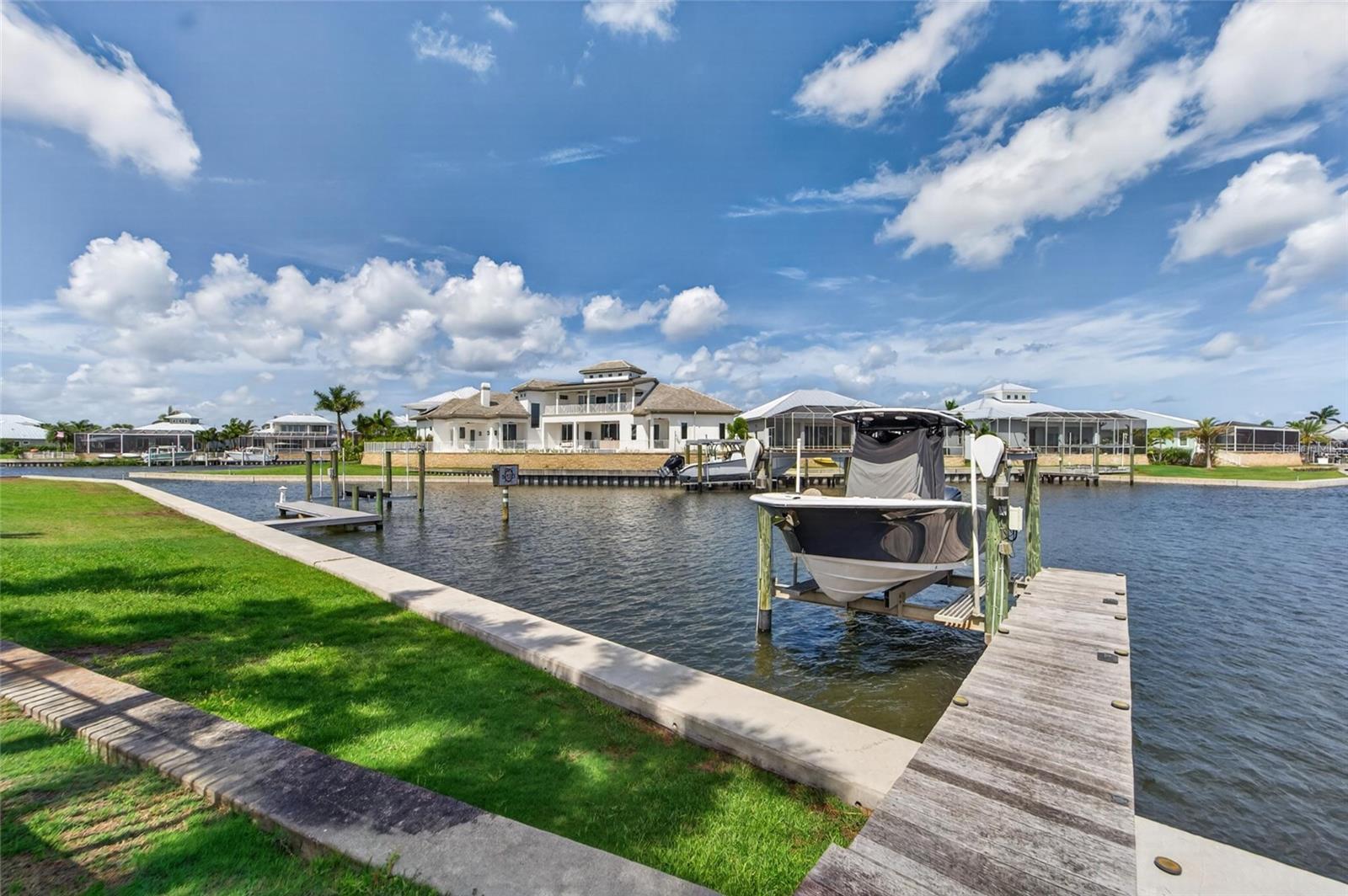 5722 SEA TROUT PL, APOLLO BEACH, FL, 33572