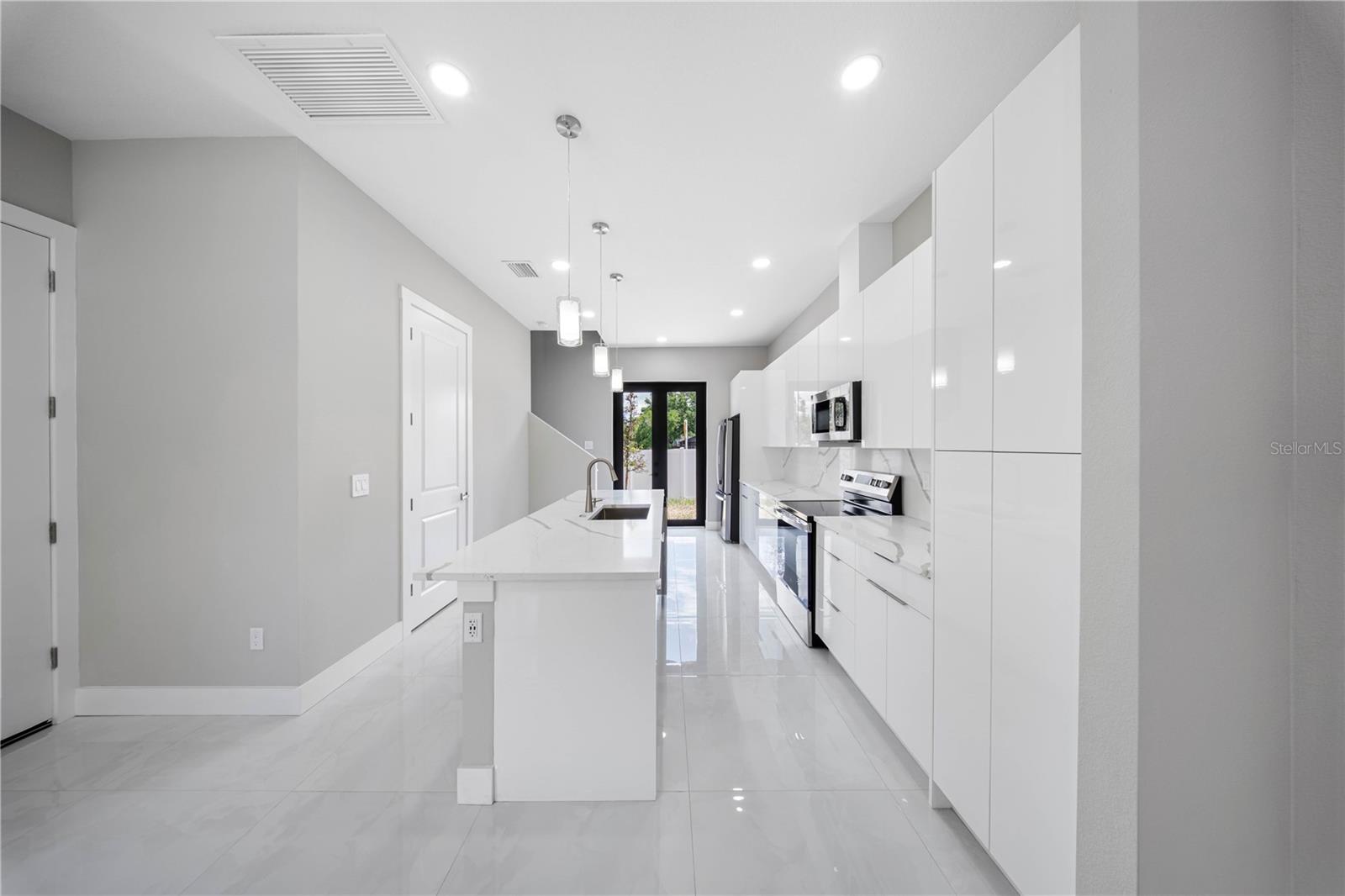 7015 N CENTRAL AVE #Unit A, TAMPA, FL, 33604