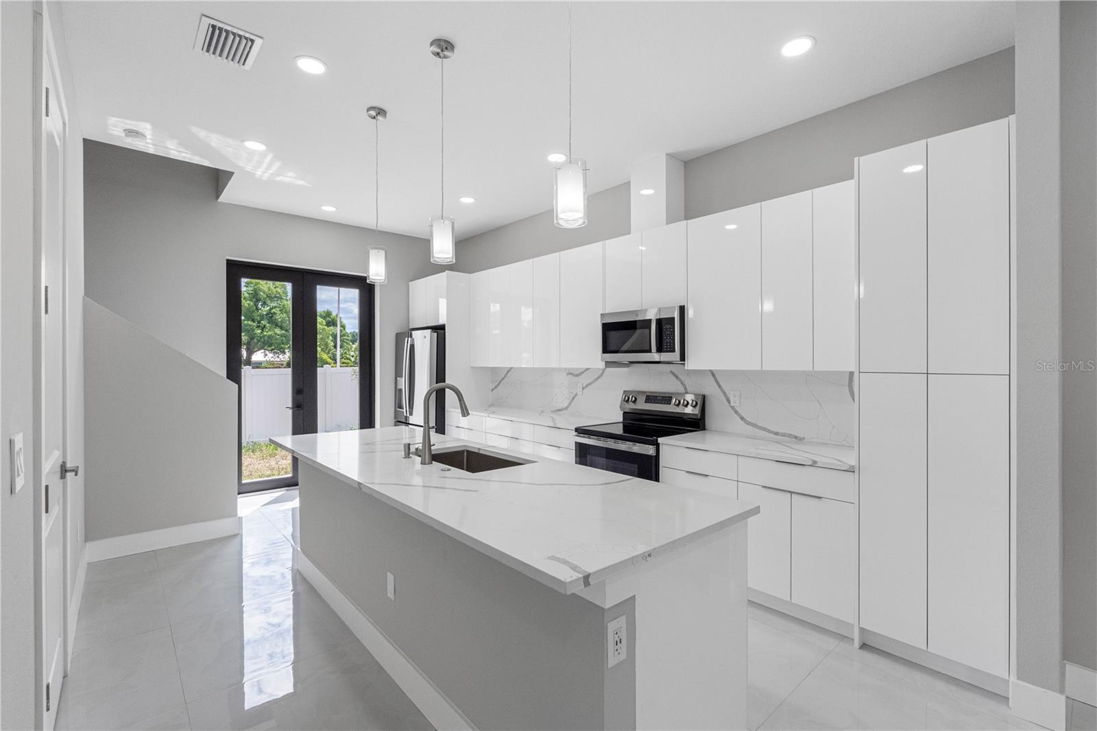 7015 N CENTRAL AVE #Unit A, TAMPA, FL, 33604