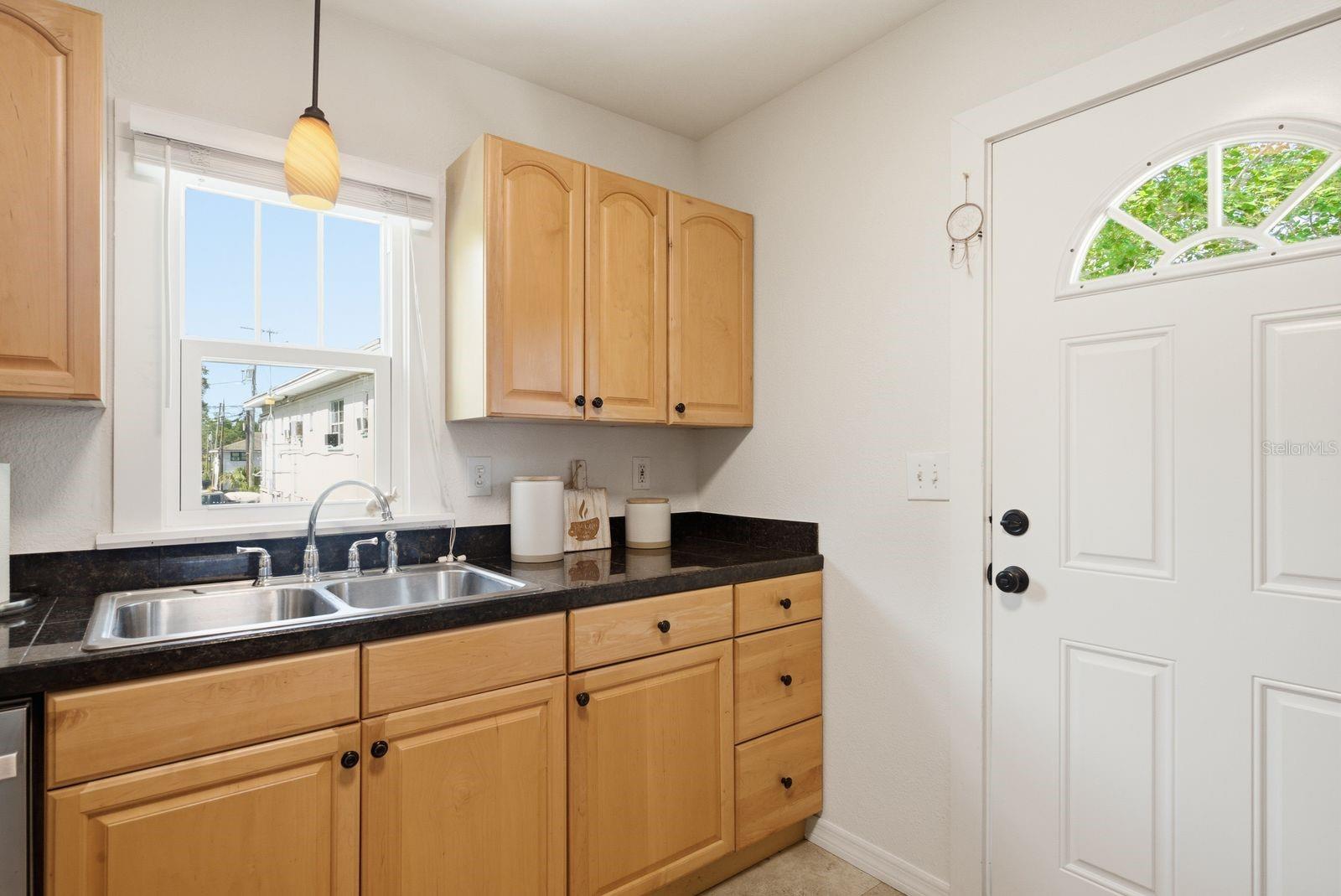 888 16TH AVE N, ST PETERSBURG, FL, 33704
