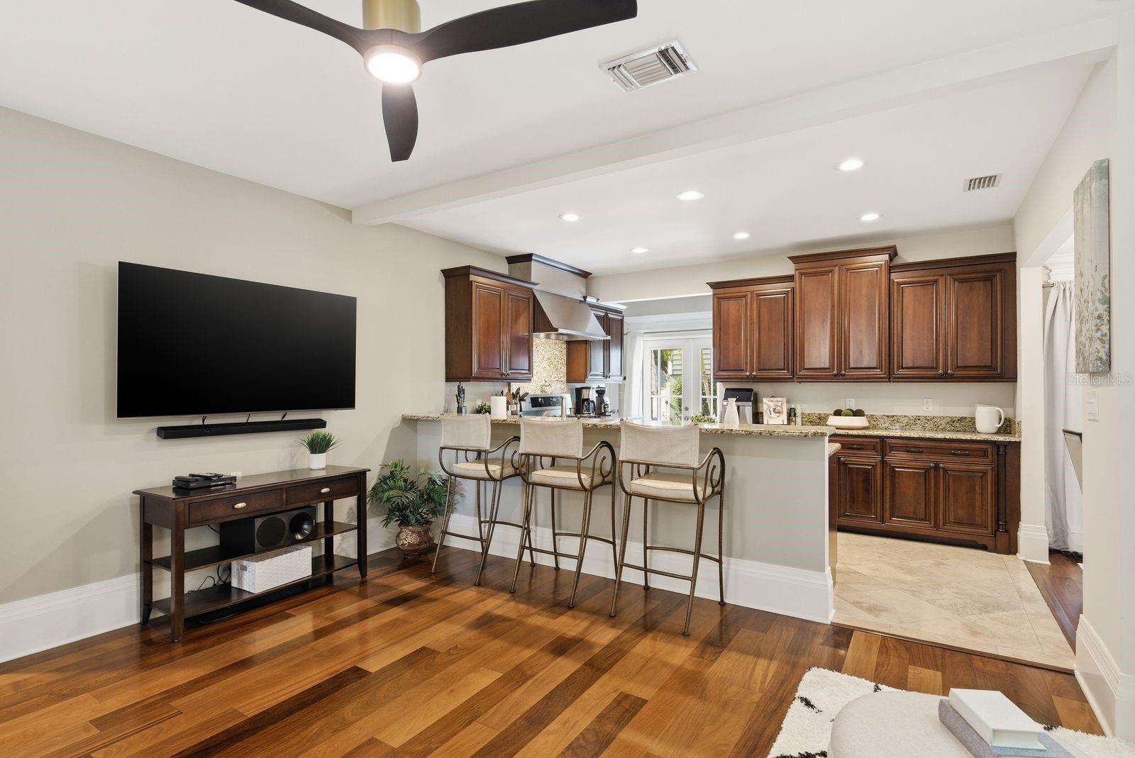 888 16TH AVE N, ST PETERSBURG, FL, 33704