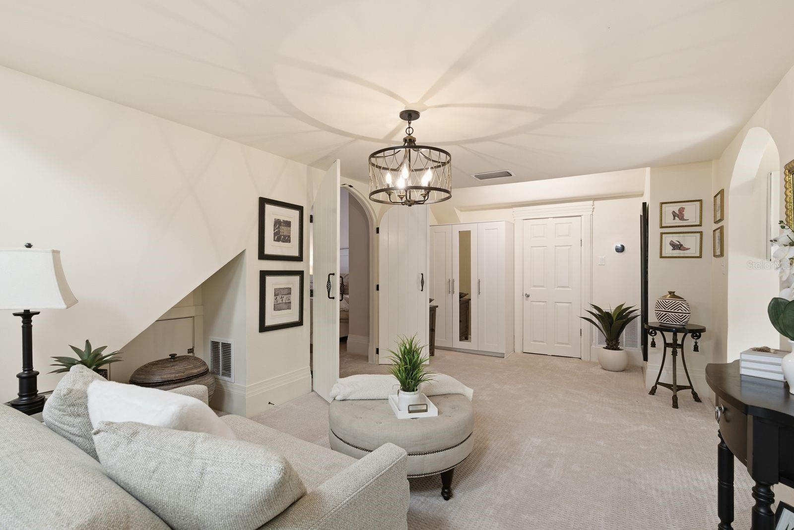 888 16TH AVE N, ST PETERSBURG, FL, 33704