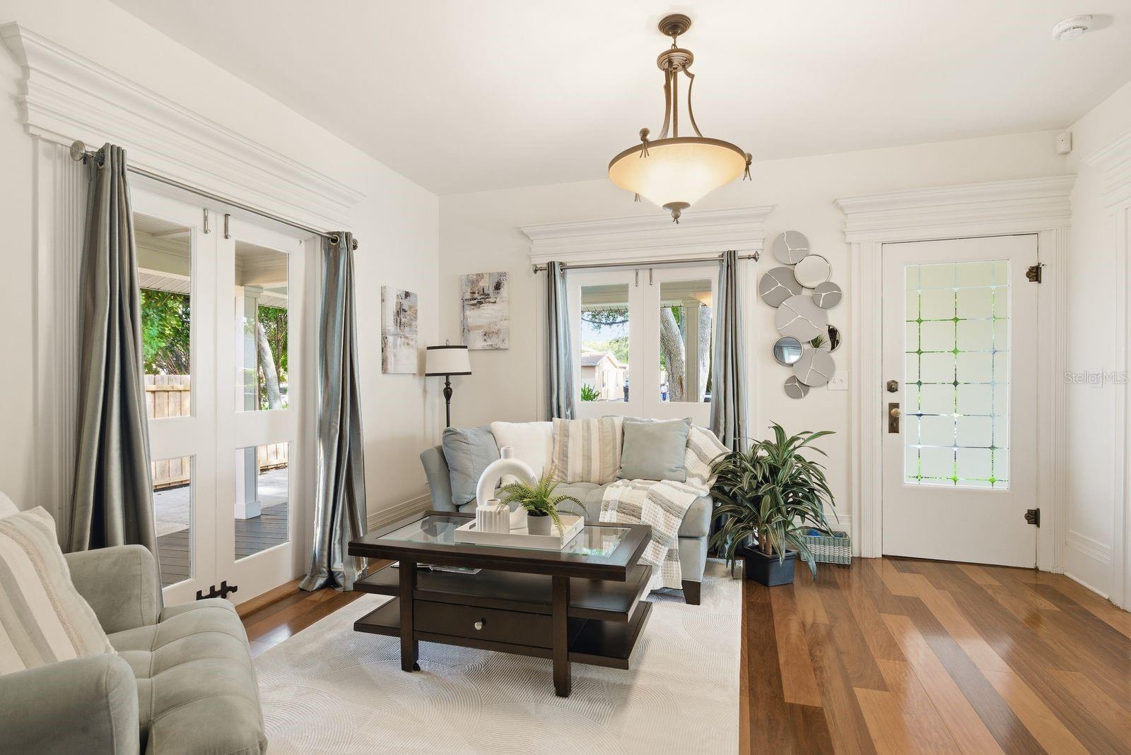 888 16TH AVE N, ST PETERSBURG, FL, 33704